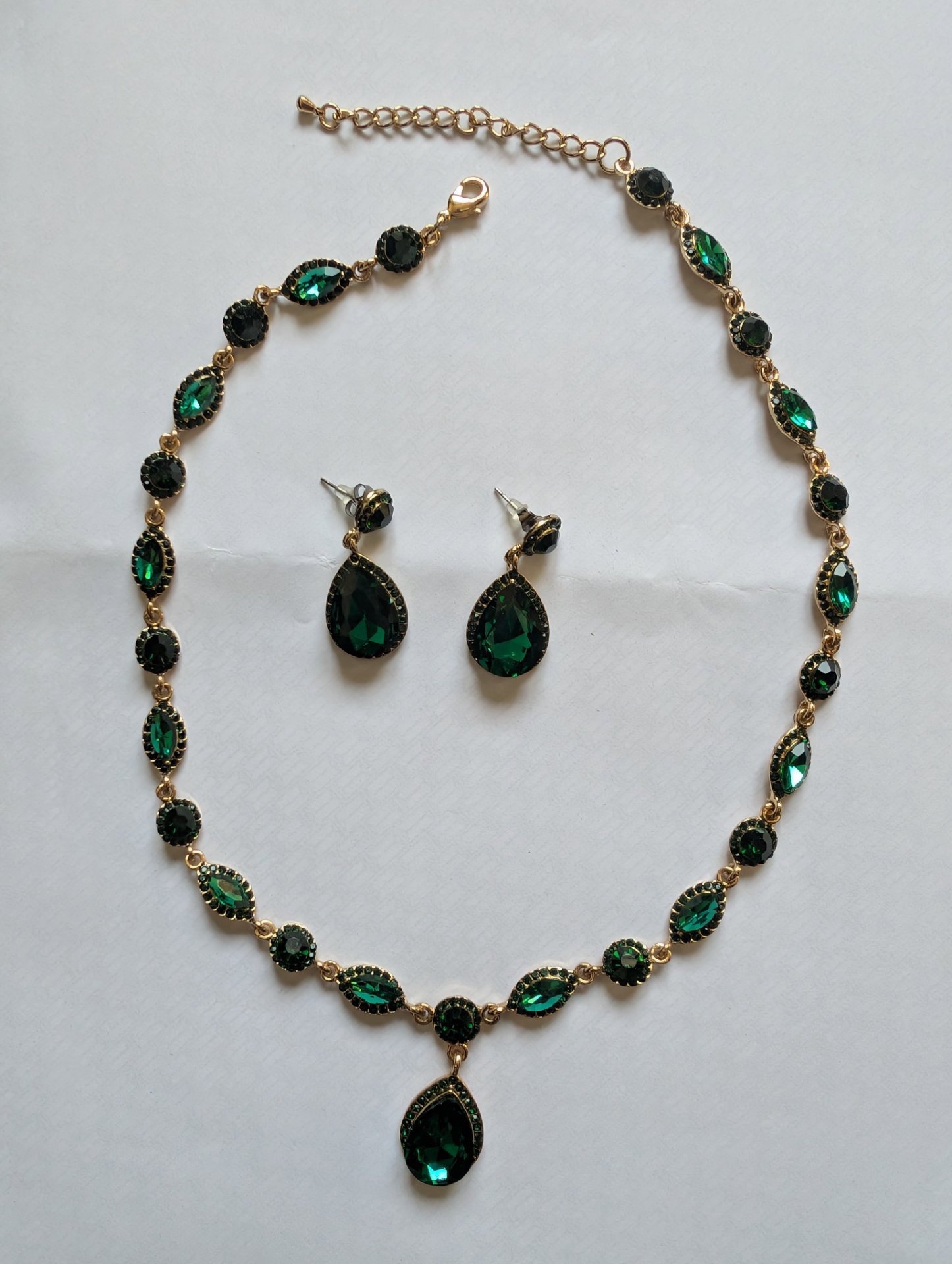 Brilove Green Crystal Necklace and Earrings Set, BriLove, One Size, Excellent condition — preloved on SilentSale®