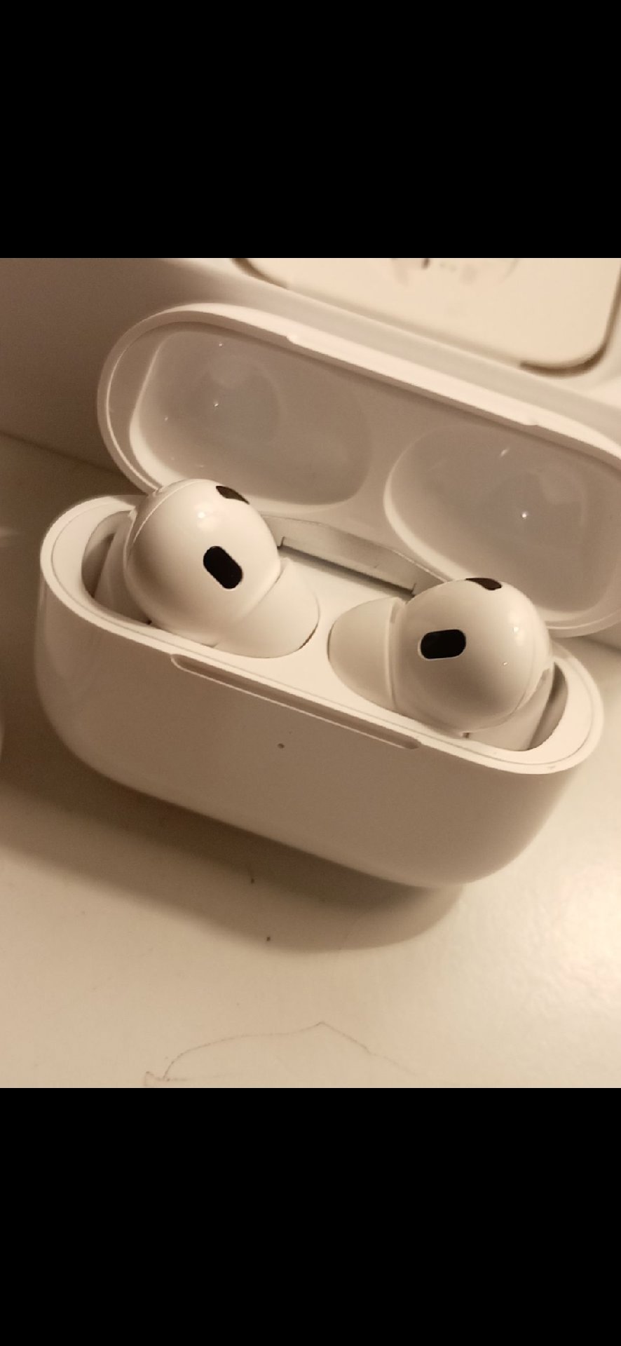Airpods 2nd gen , Apple, One Size, New condition — preloved on SilentSale®
