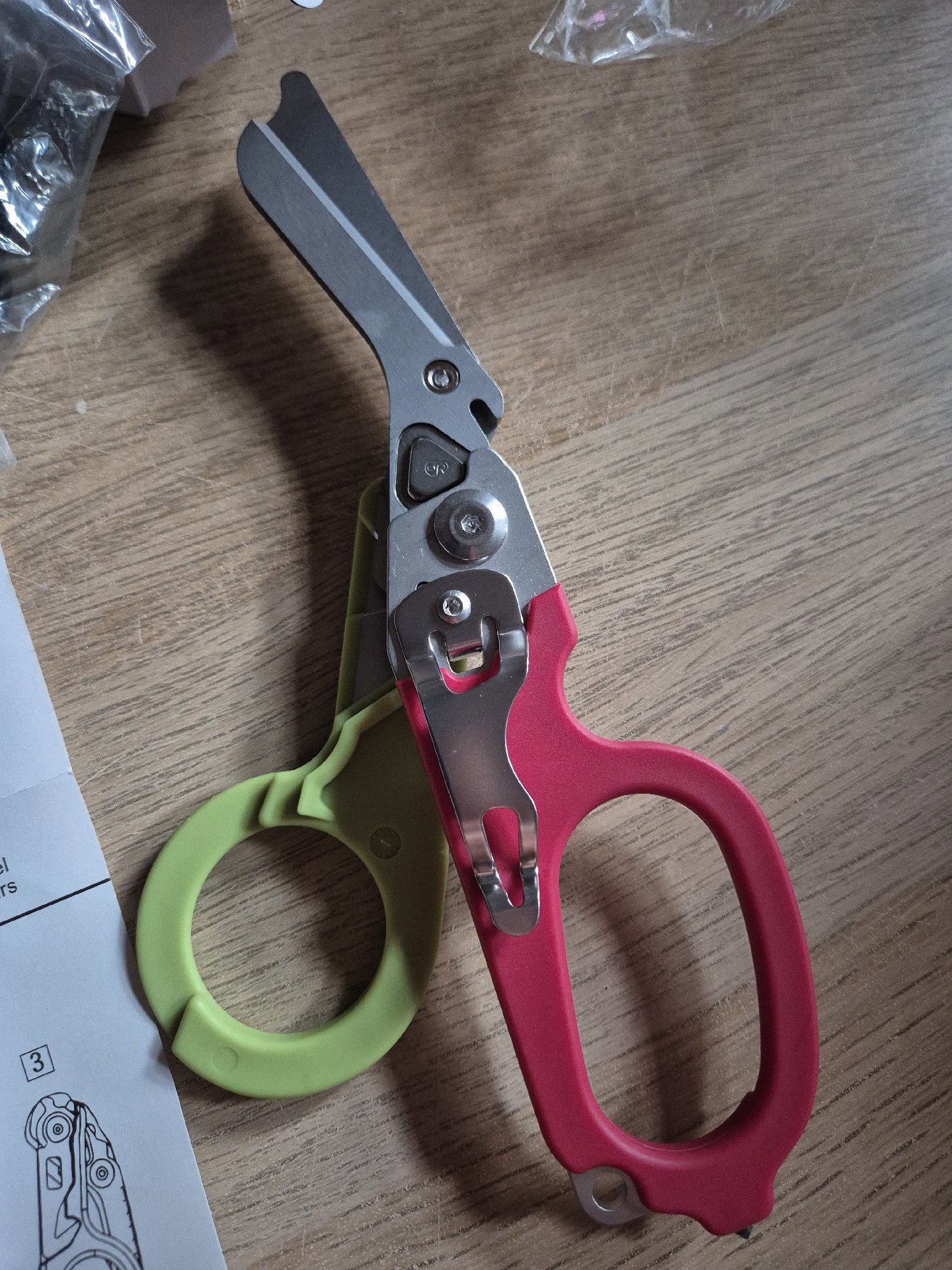 Multi-Function Emergency Rescue Shears Scissors, Unbranded, Medium, New condition — preloved on SilentSale®