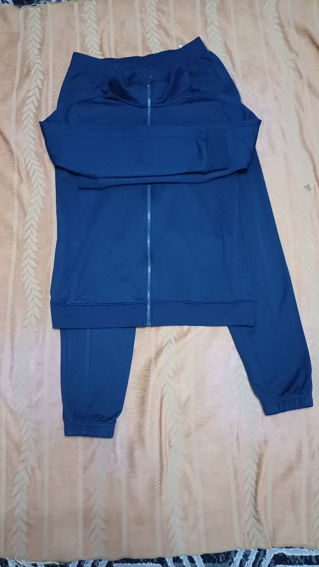 Under Armour Navy Blue Loose Fit Tracksuit Set – Youth Large, Under Armour, 12-13 years, Excellent condition — preloved on SilentSale®
