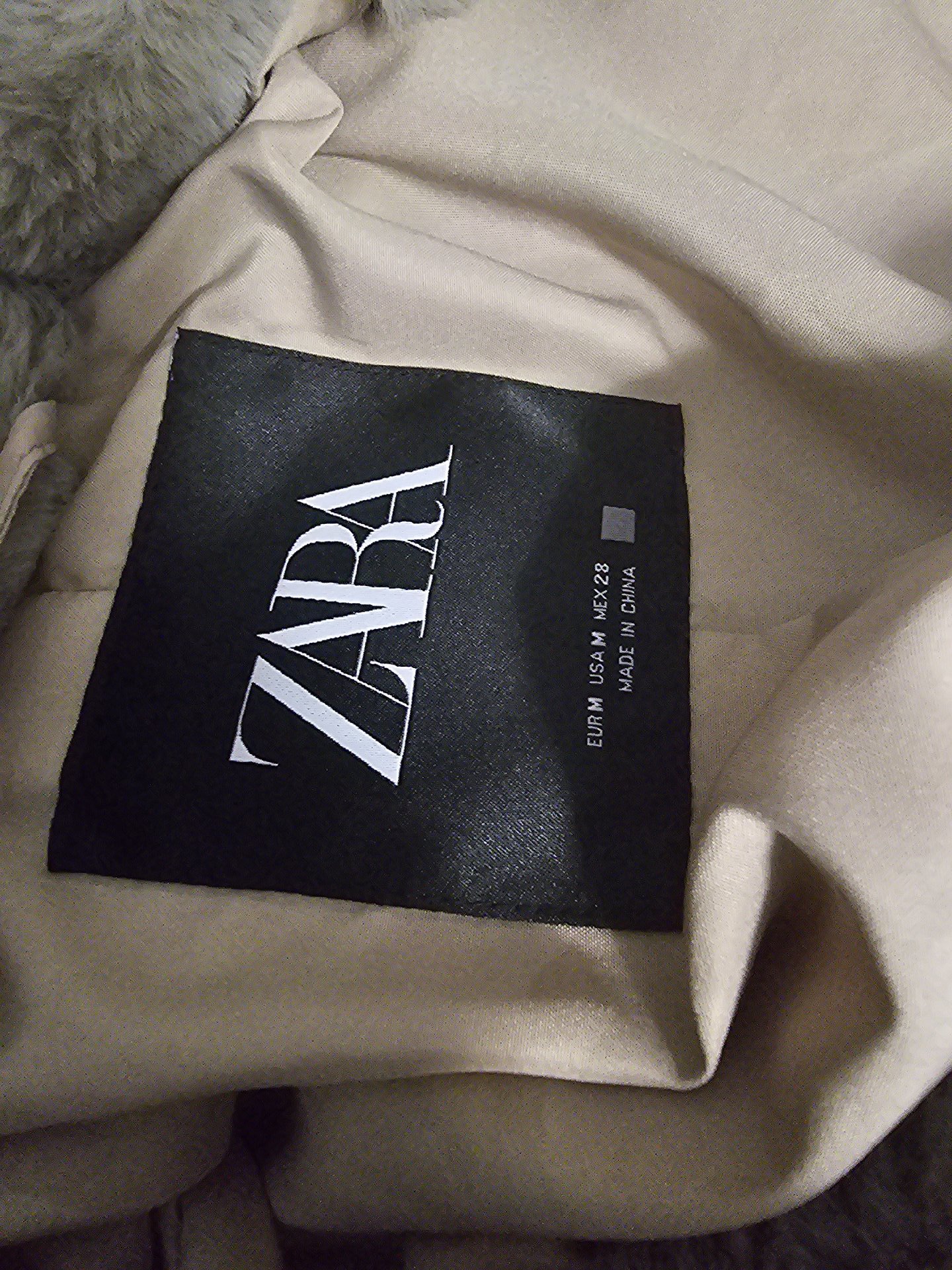 Zara Beige Faux Fur Coat – Size M, Zara, M, Excellent condition — preloved on SilentSale®