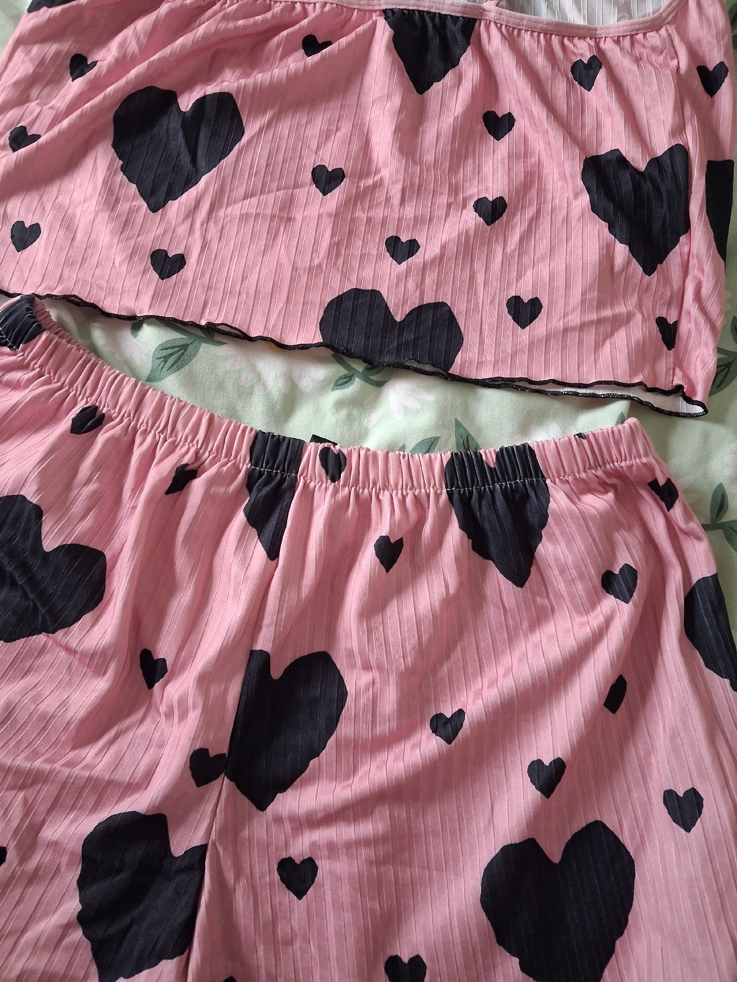Pink Heart Print Cami Top and Shorts Set, Unbranded, XXL, New condition — preloved on SilentSale®