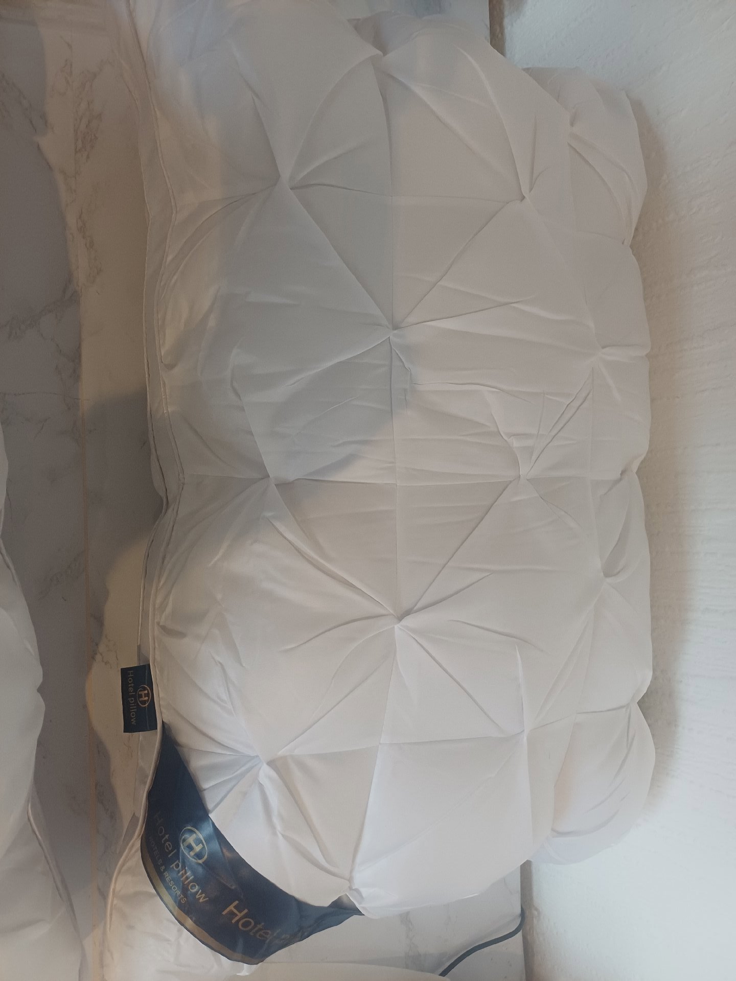 Hotel Pillow White Quilted Decorative Pillows Set of 2, Unbranded, Medium, New condition — preloved on SilentSale®