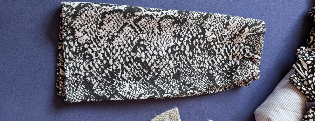  Select 8 Black and White Snake Print Mini Skirt good condition, Select, 8, Good condition — preloved on SilentSale®