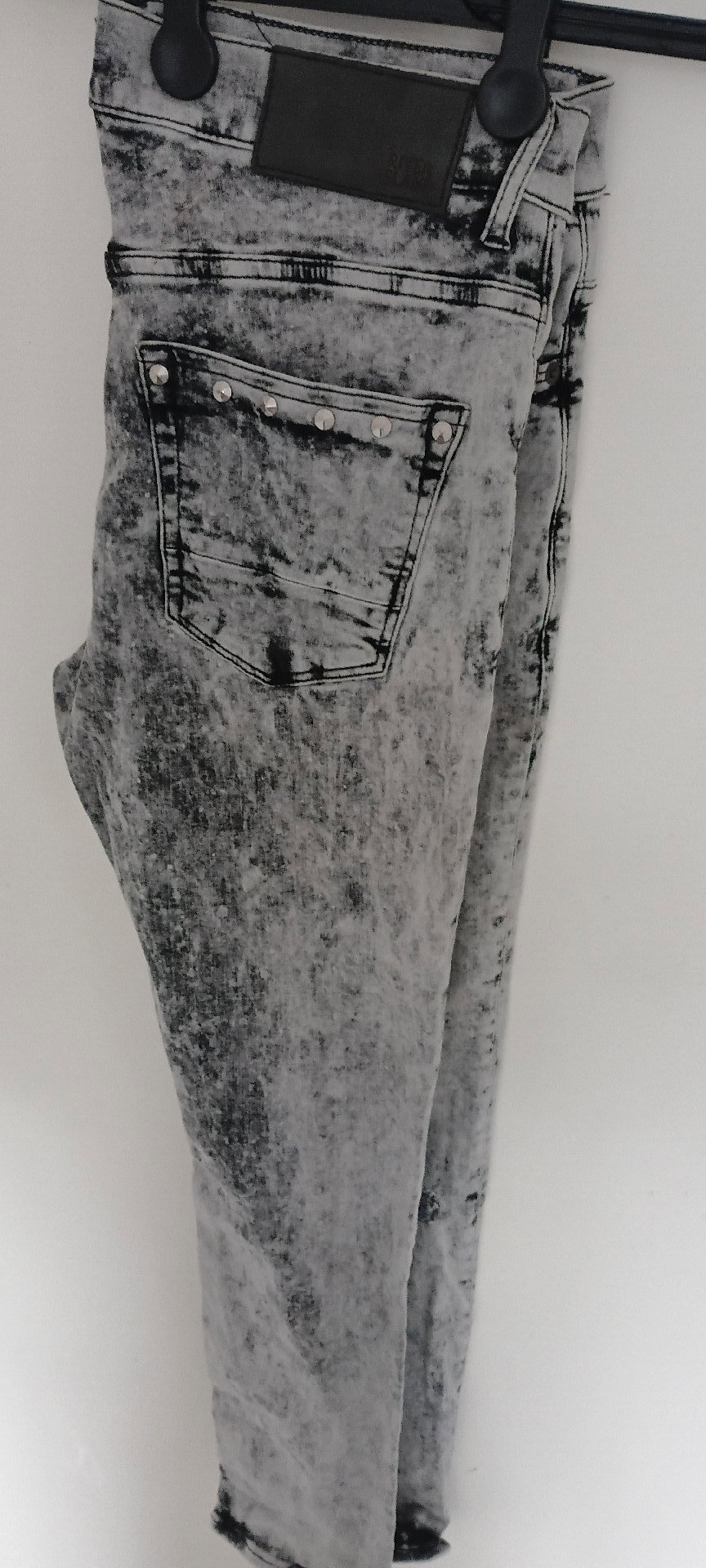River Island Black Acid Wash Skinny Jeans – UK 30S, River Island, UK 30S, Excellent condition — preloved on SilentSale®