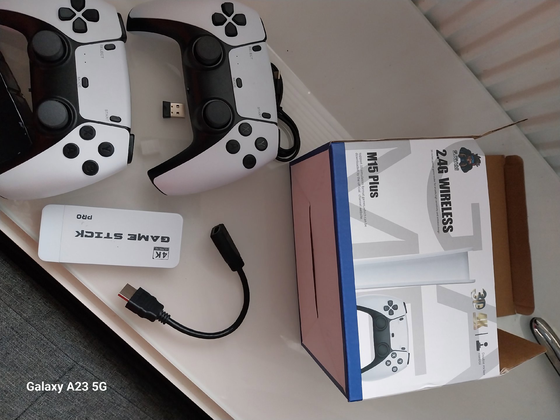 Wireless game pad and console with 20000 Games, Sjgam, One Size, New condition — preloved on SilentSale®
