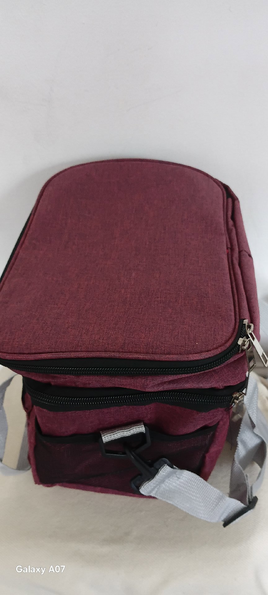 Burgundy Insulated Lunch Bag Cooler with Grey Handles, Unbranded, One Size, New condition — preloved on SilentSale®