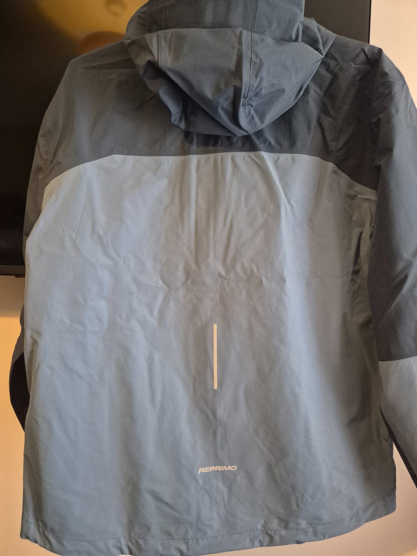 Reprimo Blue Lightweight Waterproof Jacket XL, Reprimo, XL, New condition — preloved on SilentSale®