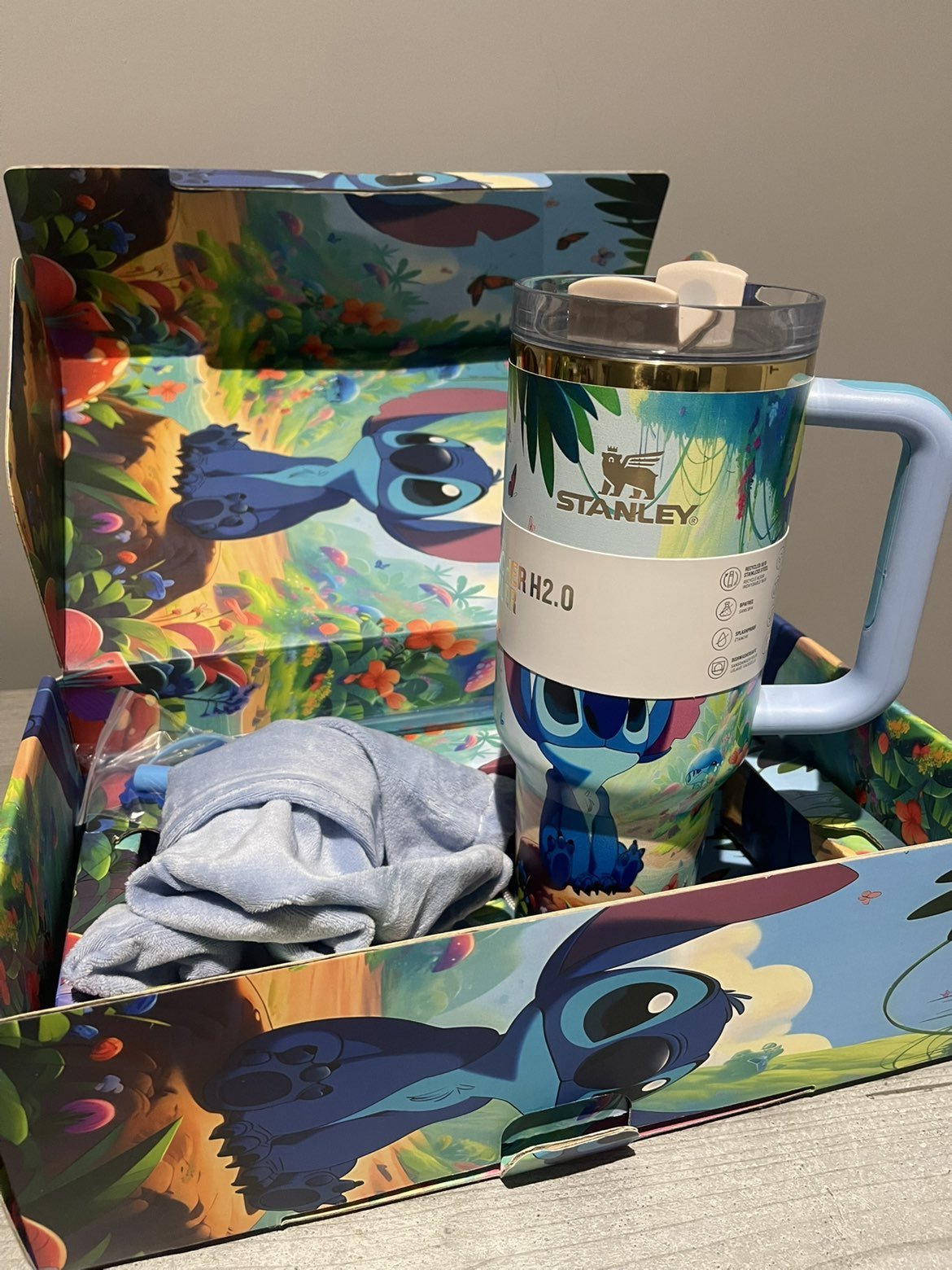 Stanley Stitch Travel Mug with Gift Box, Stanley, One Size, New condition — preloved on SilentSale®