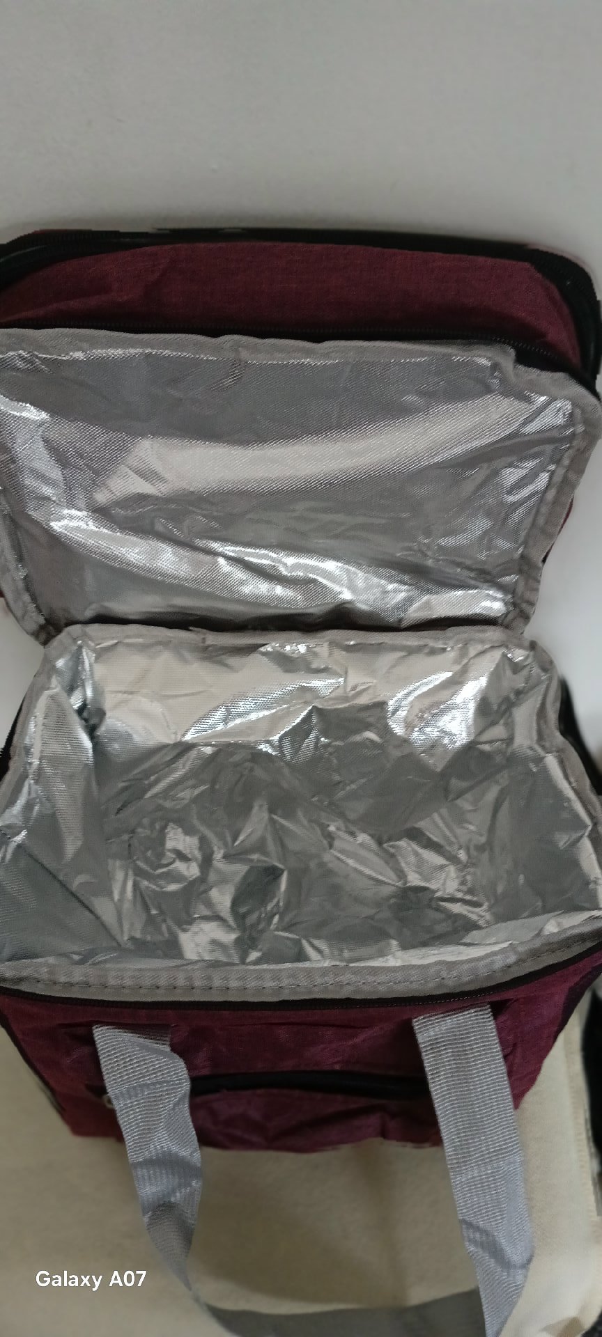 Burgundy Insulated Lunch Bag Cooler with Grey Handles, Unbranded, One Size, New condition — preloved on SilentSale®