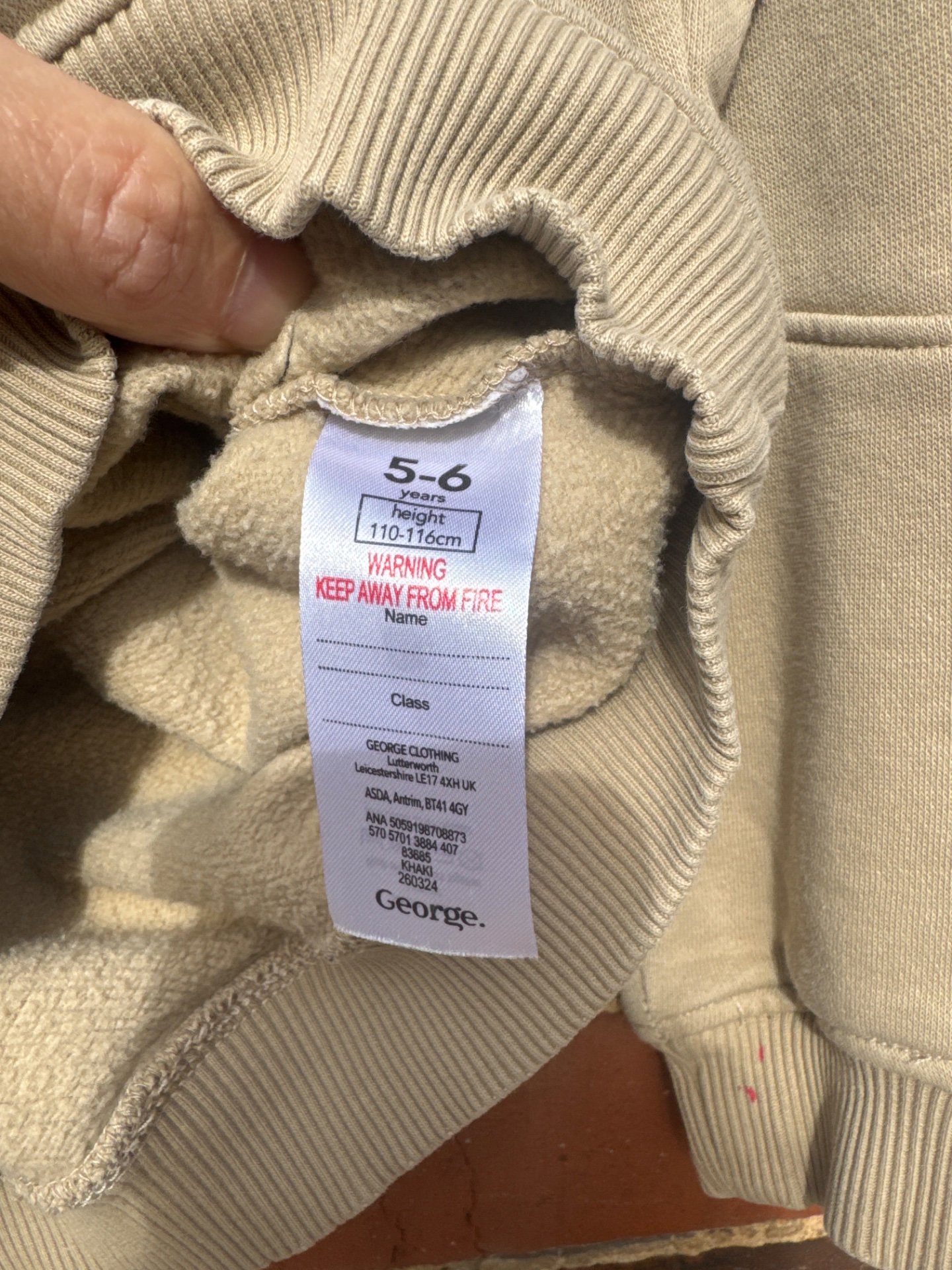 Beige Crew Neck Sweatshirt, George, 6 years, Good condition — preloved on SilentSale®