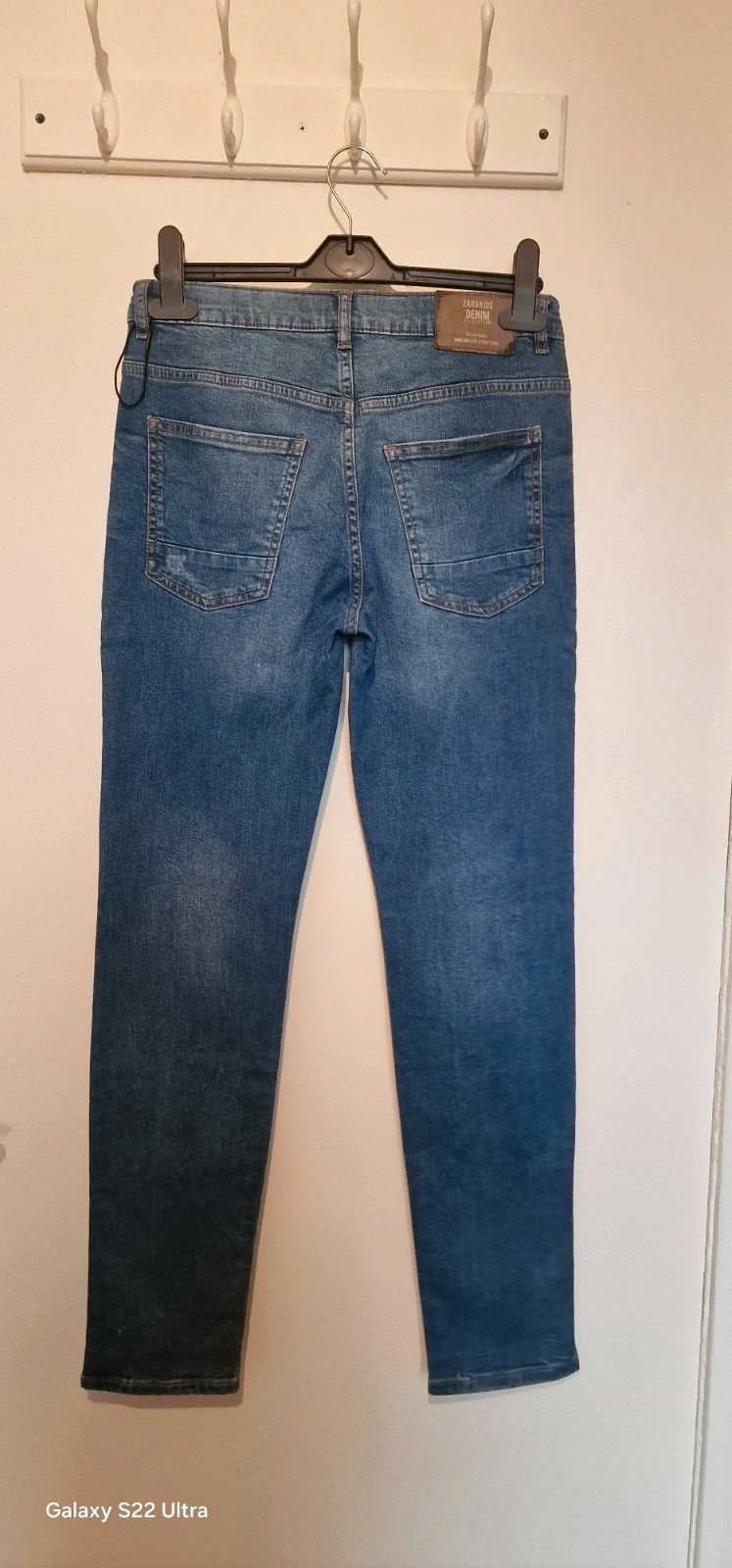 Girls jeans, Zara, 14 years / 164 cm, Like New condition — preloved on SilentSale®