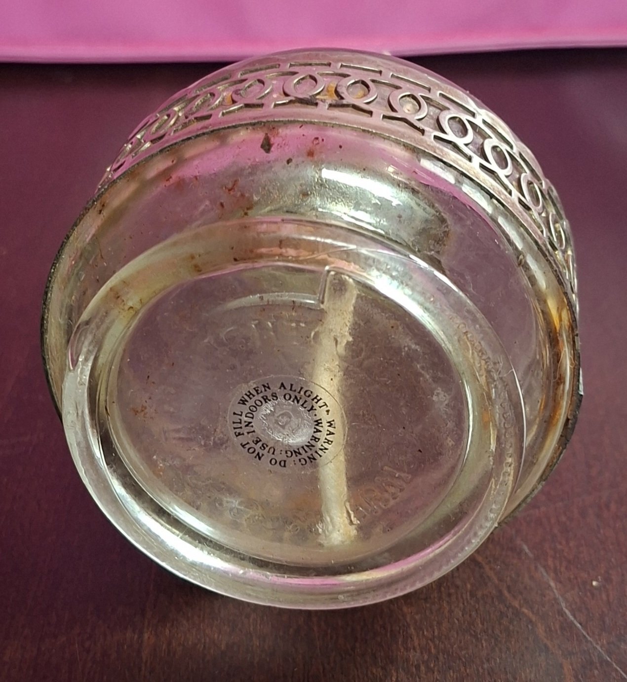 Vintage Glass Oil Lamp with Metal Detailing, Unbranded, One Size, Good condition — preloved on SilentSale®