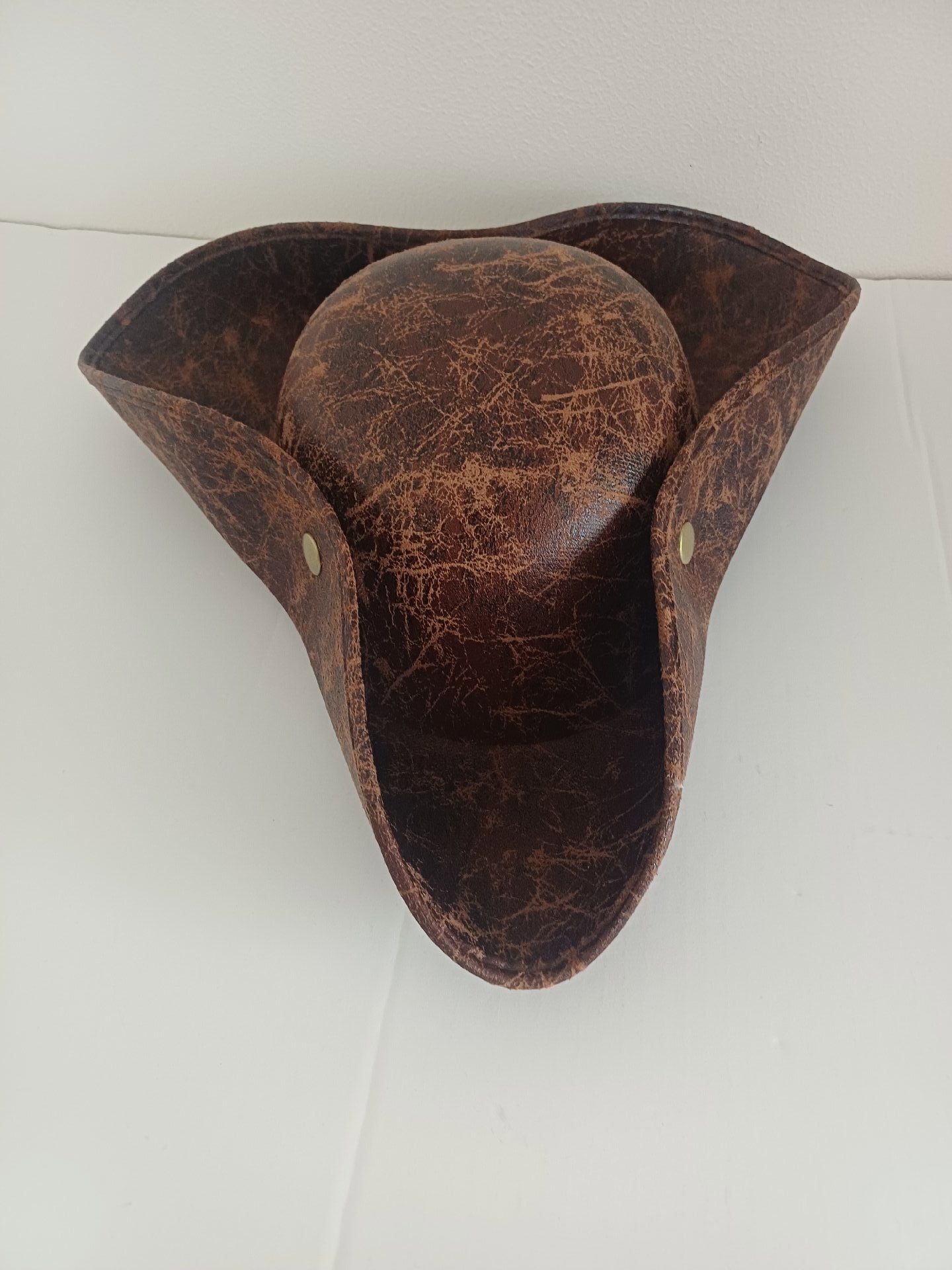 Brown Faux Leather Pirate Tricorn Hat, Unbranded, 56 cm, New condition — preloved on SilentSale®