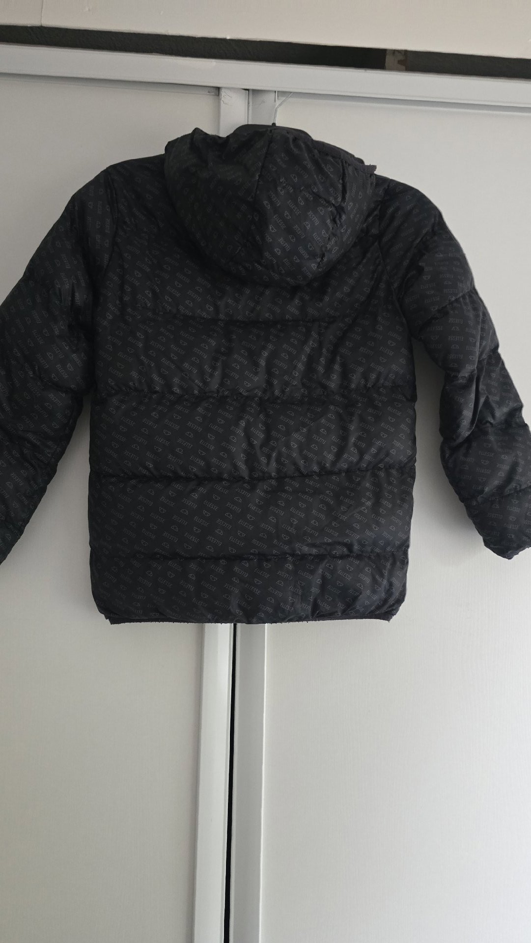 Ellesse Black Puffer Jacket with Logo Print – 10-11Y / 140-146, Ellesse, 10-11 years, Like New condition — preloved on SilentSale®