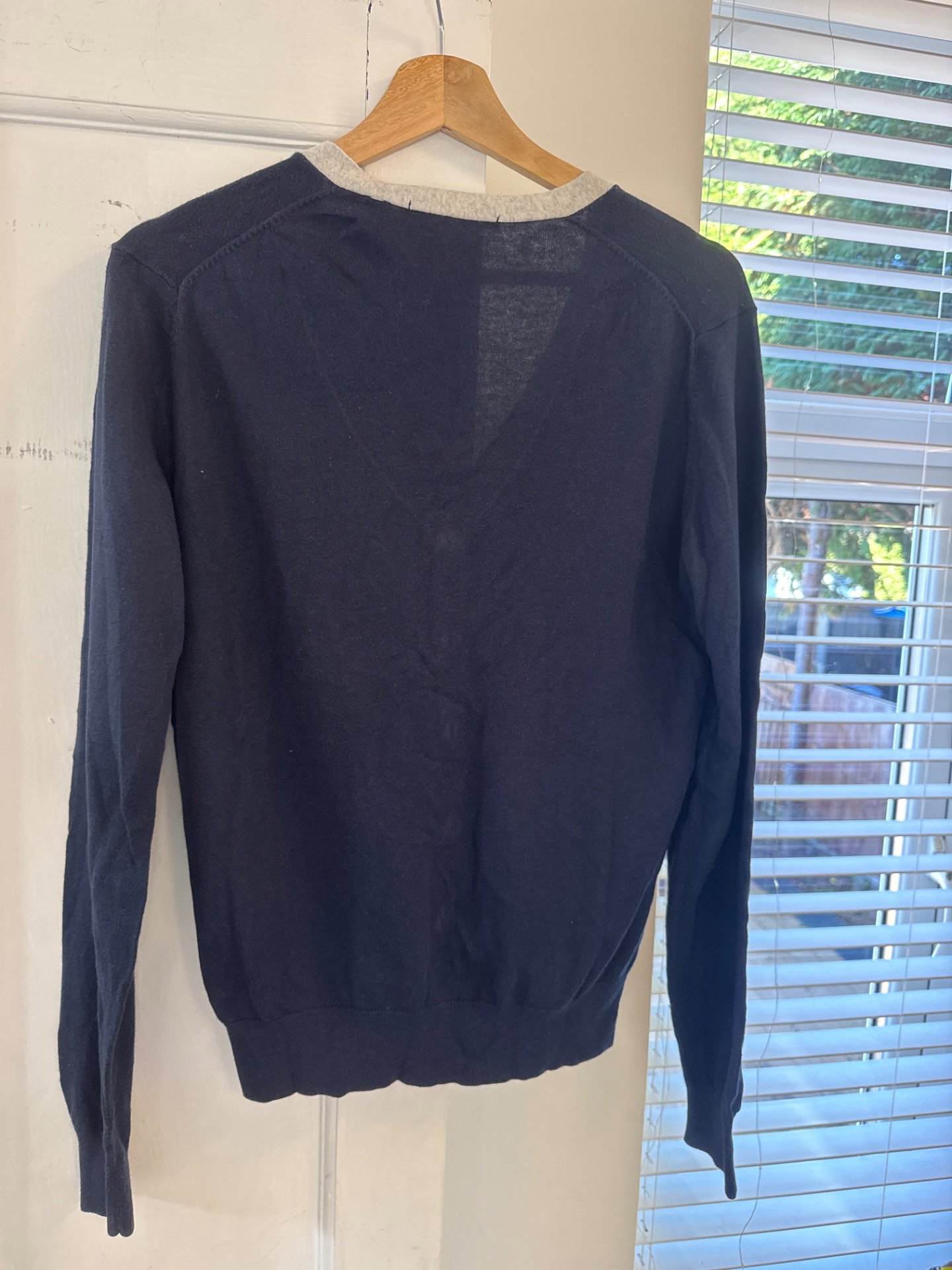Navy Cardigan with Contrast Trim – Size M, Uniqlo, XS, Good condition — preloved on SilentSale®