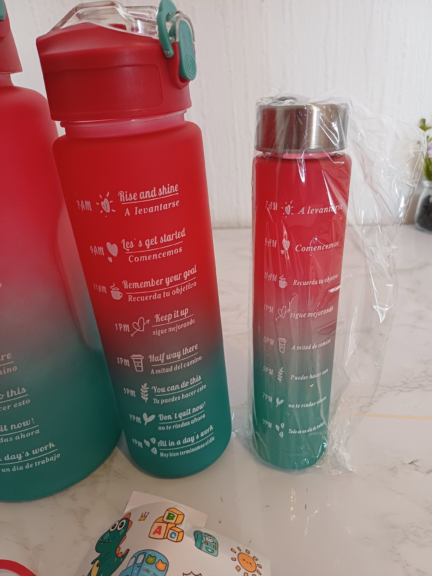 Set of 3 Gradient Red and Green Water Bottles with Time Markings, TIME, One Size, Excellent condition — preloved on SilentSale®