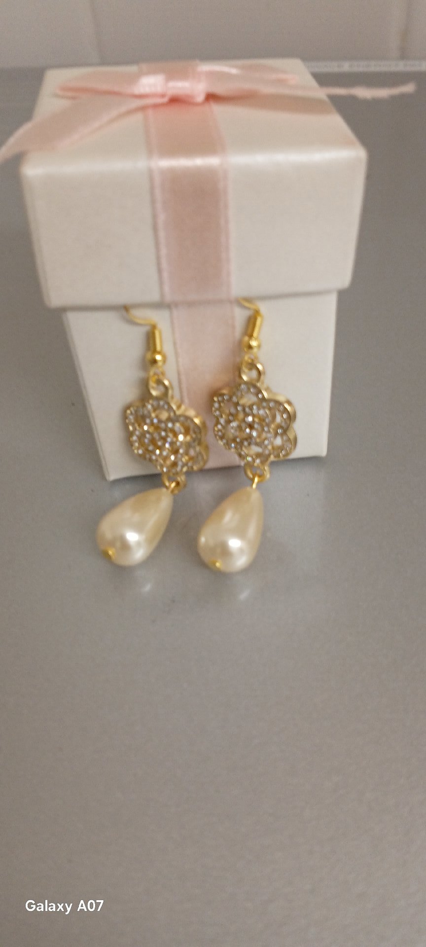 Gold Tone Pearl Drop Earrings with Crystal Flower Detail, Unbranded, One Size, Excellent condition — preloved on SilentSale®