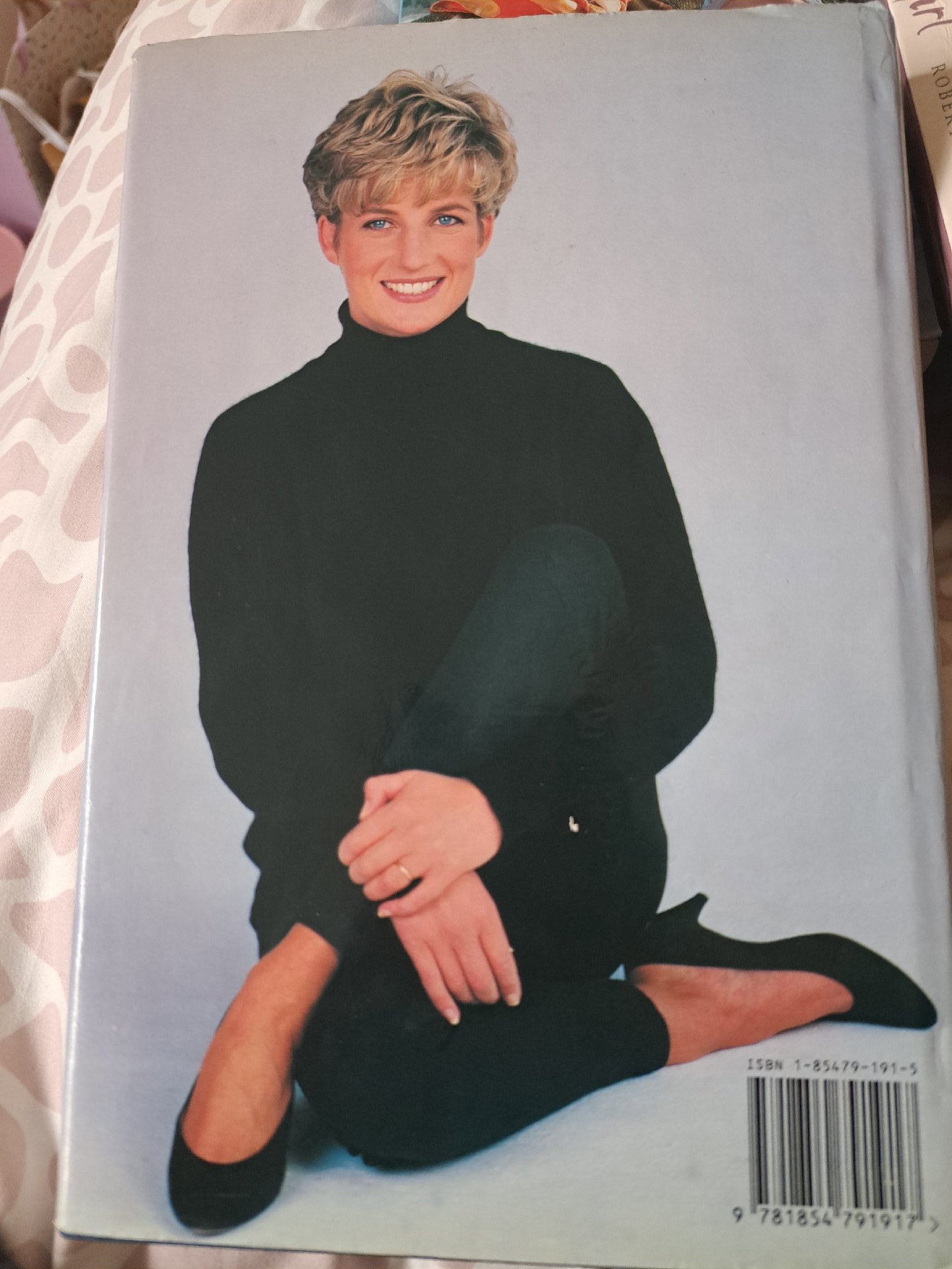 Diana Her True Story by Andrew Morton Hardcover Book, Unbranded, Hardback, Good condition — preloved on SilentSale®