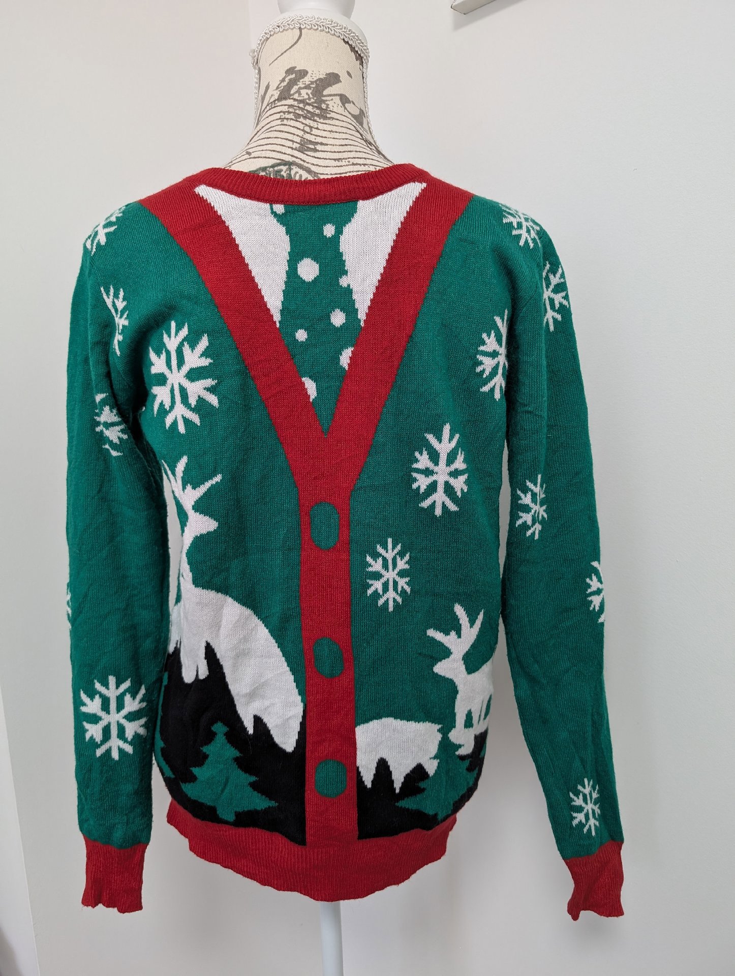 Lurezone Green Christmas Reindeer Cardigan Jumper, Lurezone, S, Good condition — preloved on SilentSale®
