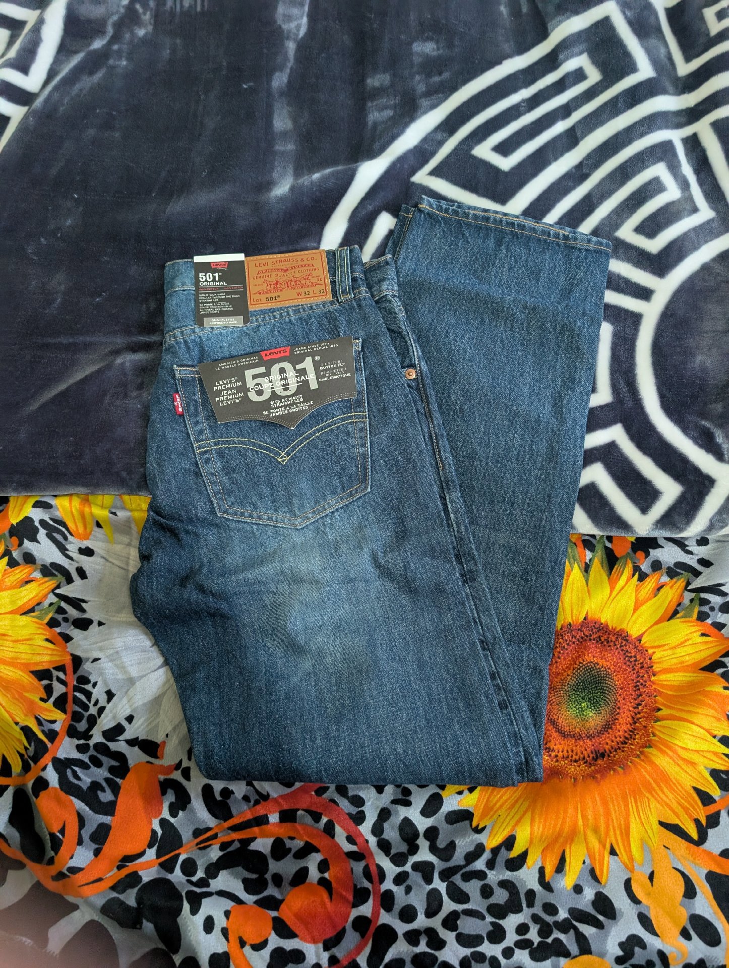 New Levi's 501 men denim jeans 32 x32, Levi's, W34 L32, New condition — preloved on SilentSale®