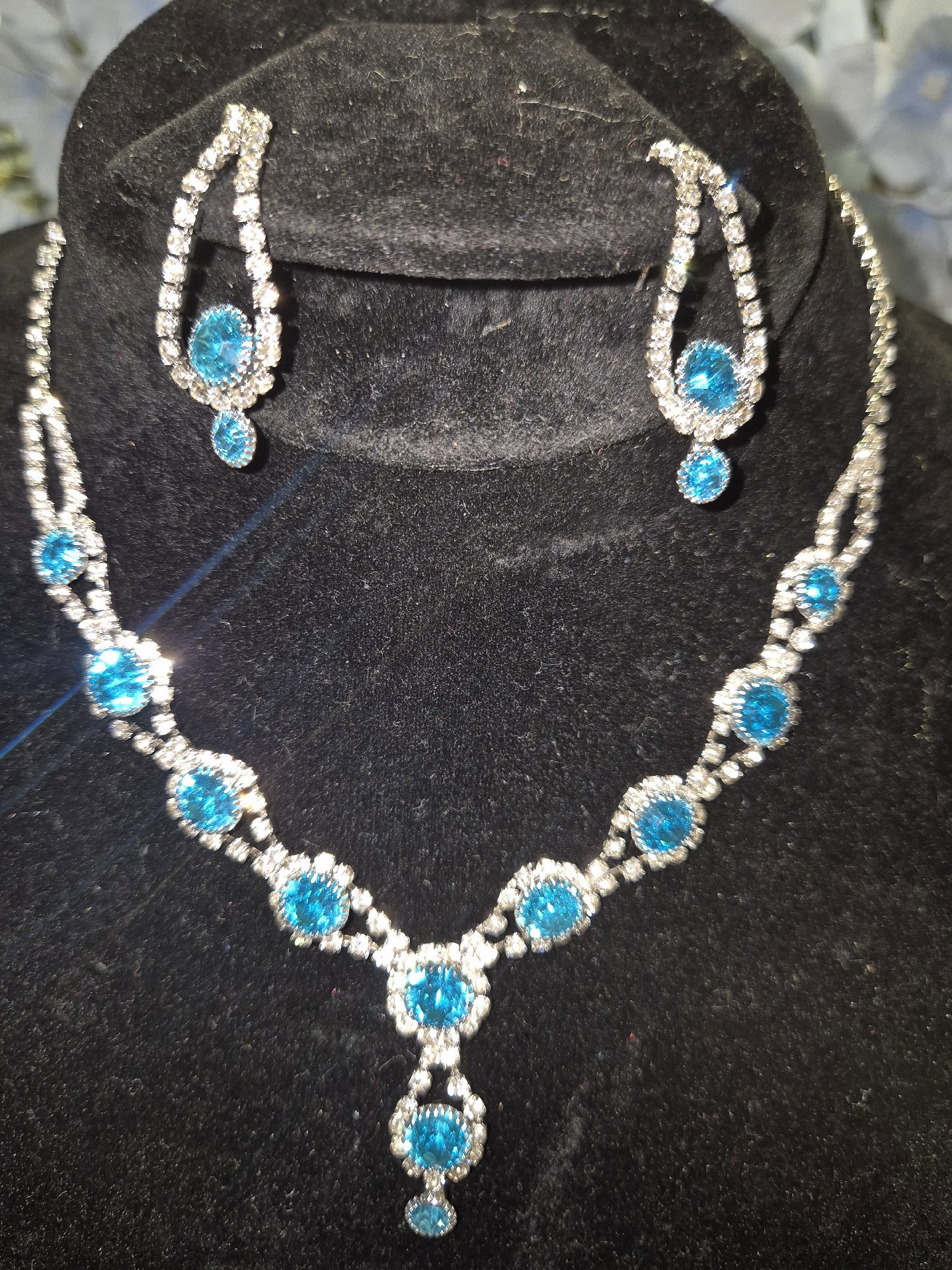 Blue Crystal Necklace and Earrings Set, Unbranded, One Size, Excellent condition — preloved on SilentSale®