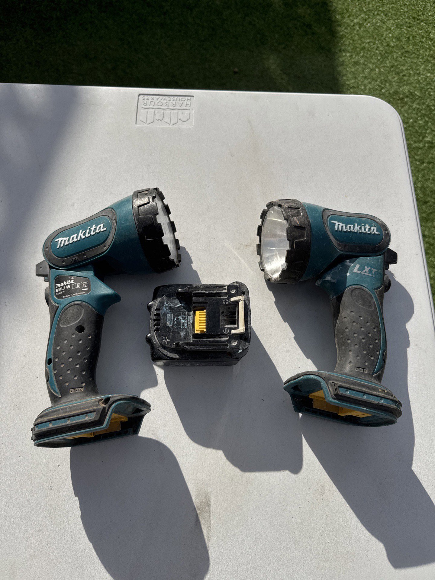 Makita Cordless Work Lights with Battery Adapter, Makita, One Size, Good condition — preloved on SilentSale®