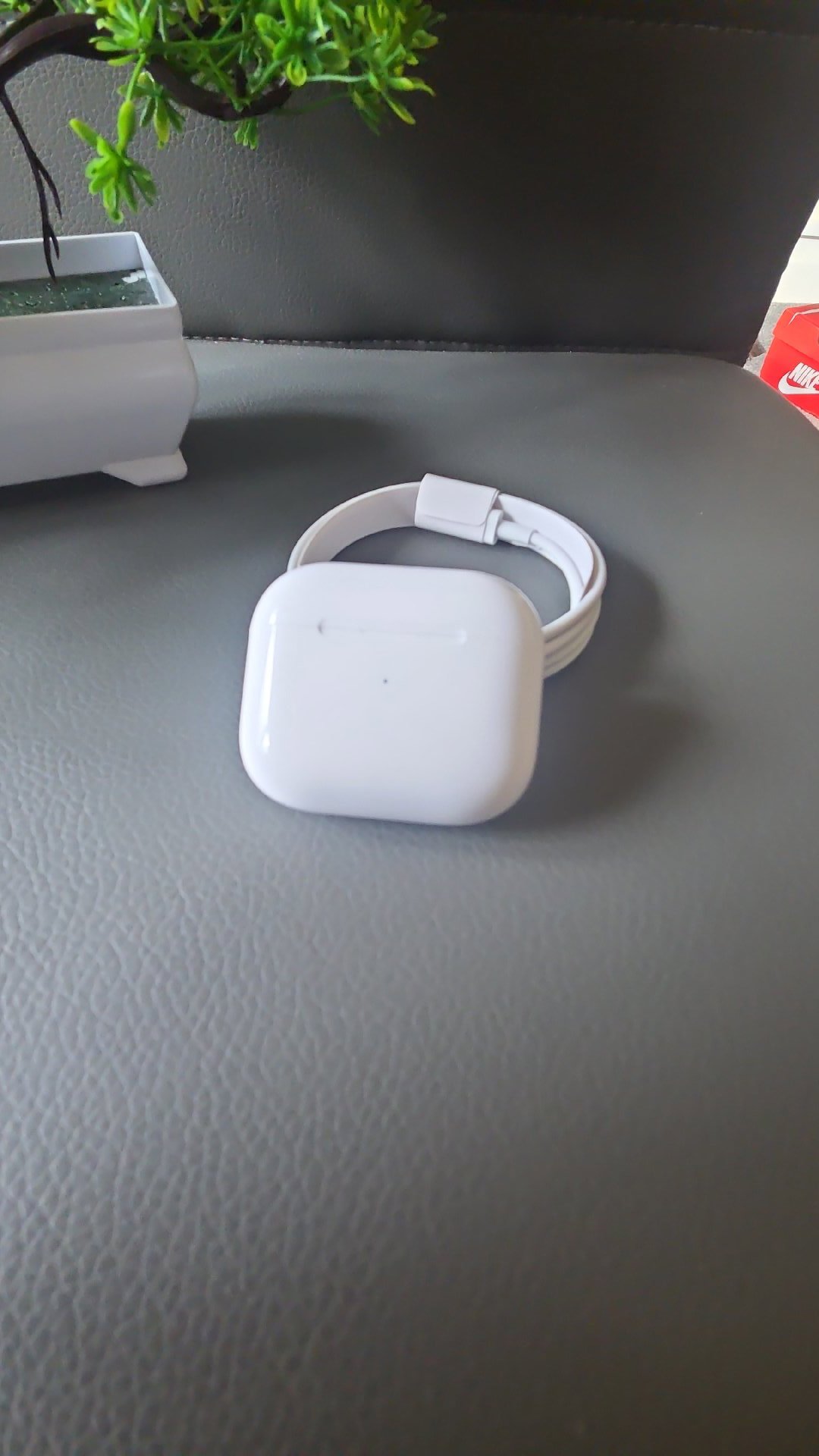 Airpods 3 with Cable, Apple, One Size, Excellent condition — preloved on SilentSale®