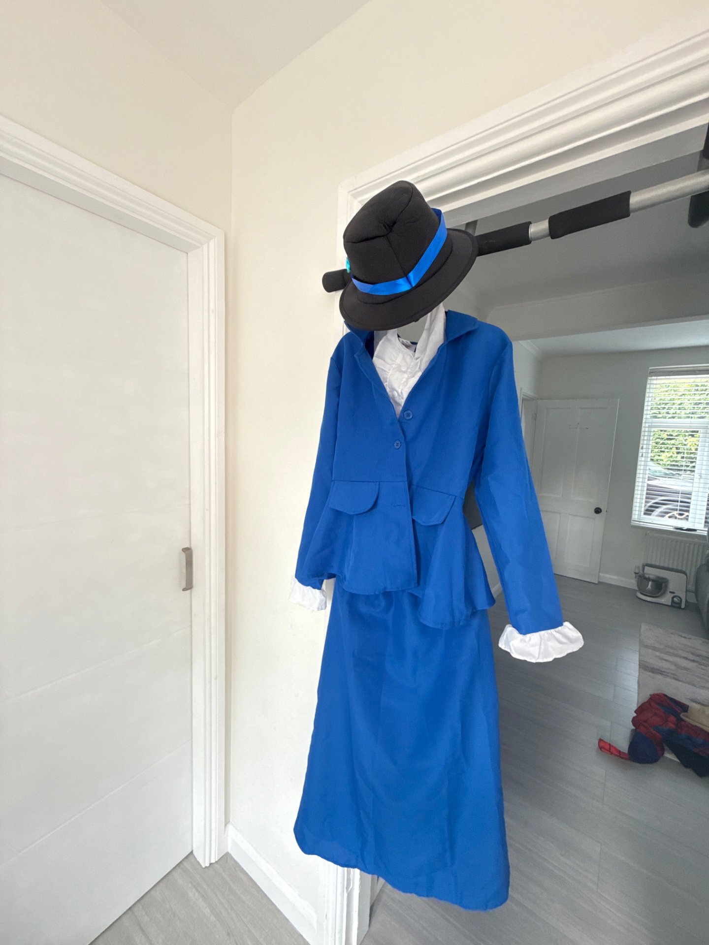Mary Poppins Costume with Hat, Fun Shack, 13 years, Excellent condition — preloved on SilentSale®