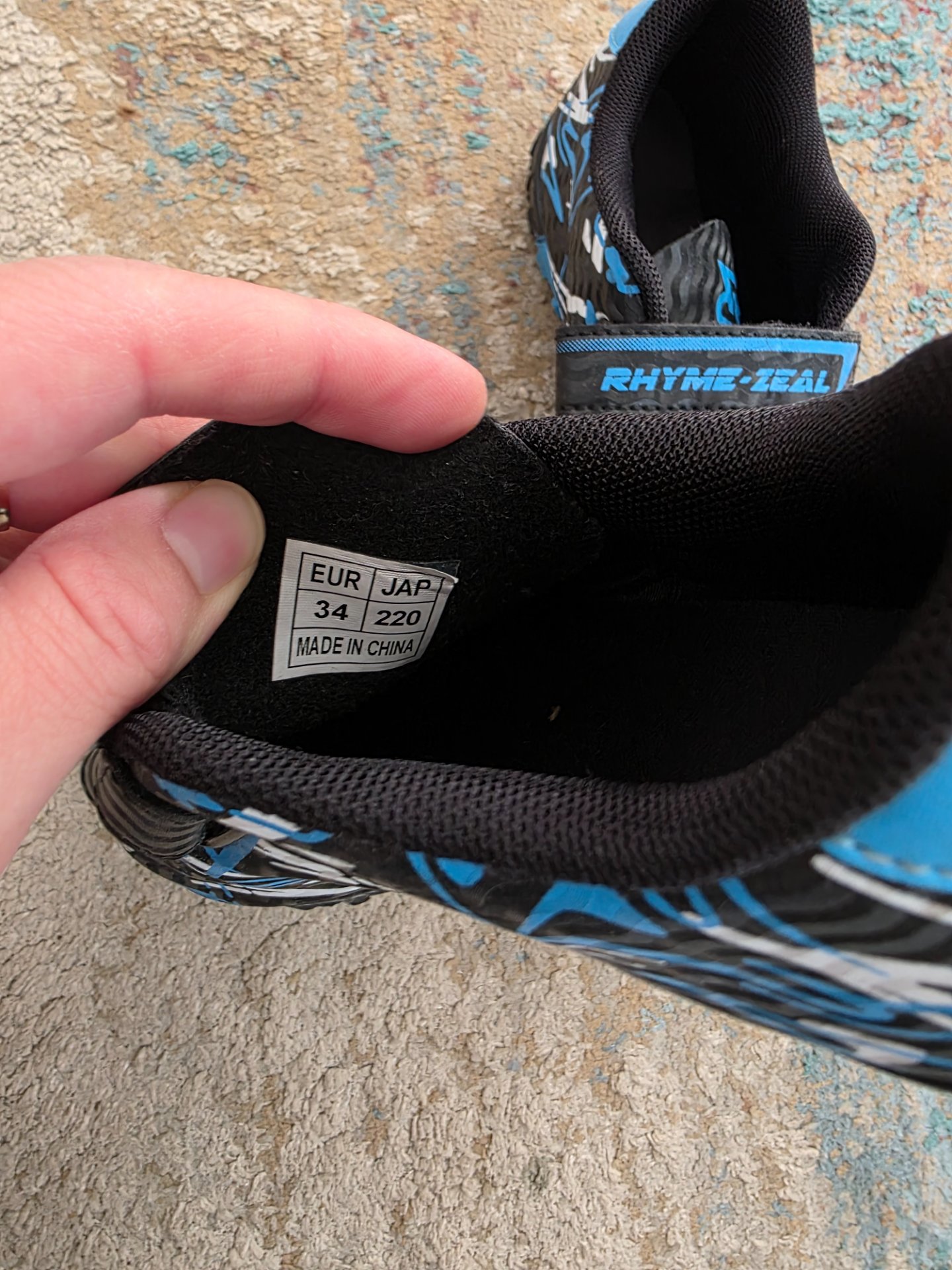 Rhyme-Zeal Black Blue White Kids Cycling Shoes – EUR 34, Rhyme-Zeal, EUR 34, Excellent condition — preloved on SilentSale®
