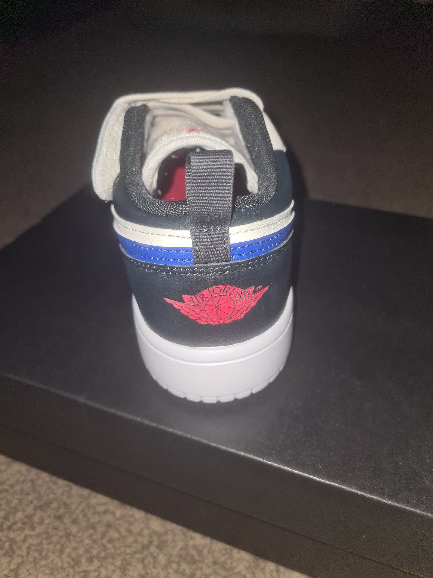 Jordan 1 Low Alt (PS) White Navy Blue Red Trainers – UK 2.5 Youth, Jordan, 3Y, Excellent condition — preloved on SilentSale®