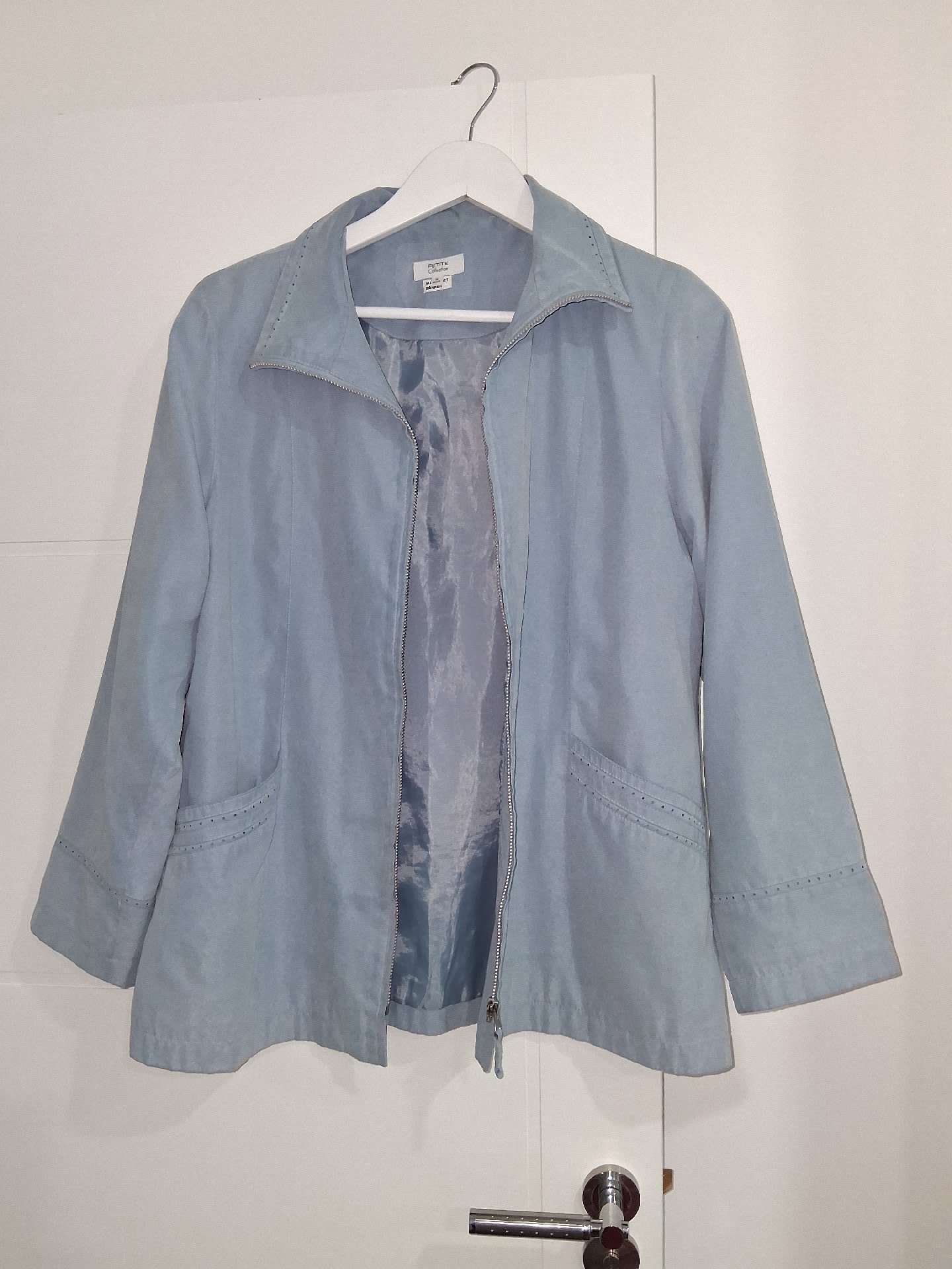 Women zip up blazer, Blazer, 14, Excellent condition — preloved on SilentSale®
