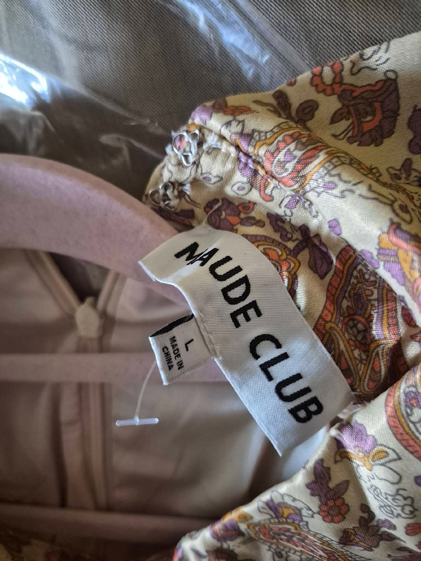 Maude Club Sleeveless Paisley Print Dress with Feather Hem – Size L, Maude Club, L, New condition — preloved on SilentSale®