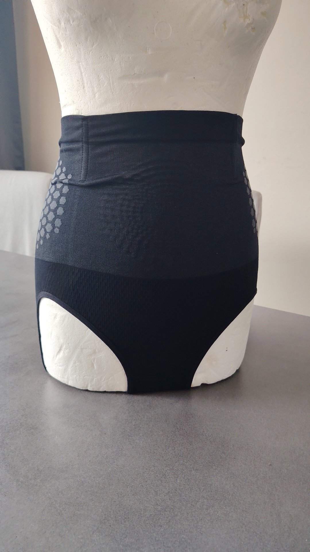Tummy control , Unbranded, XL, Excellent condition — preloved on SilentSale®