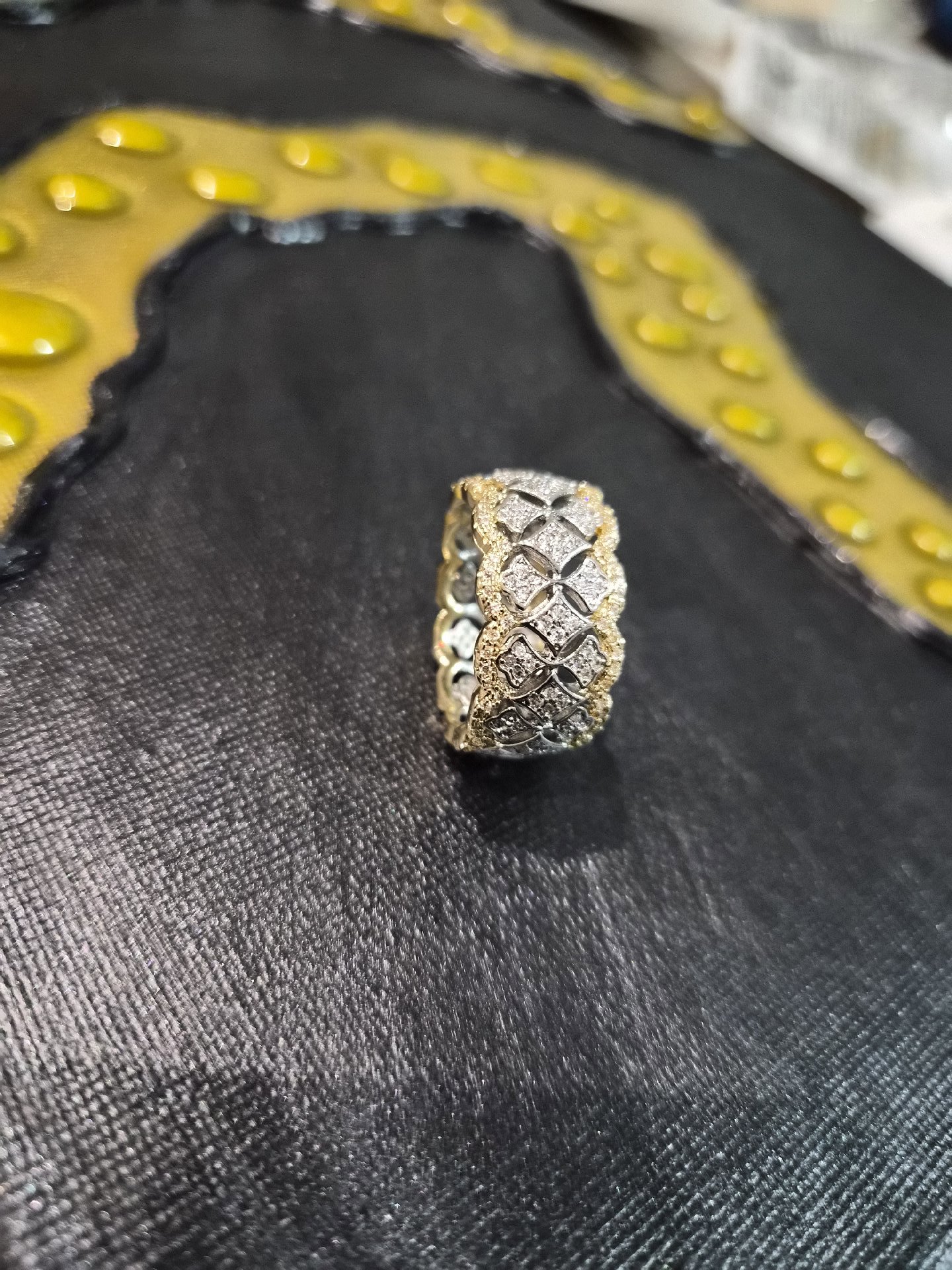 Two Tone Patterned Band Ring, Other, R½, New condition — preloved on SilentSale®