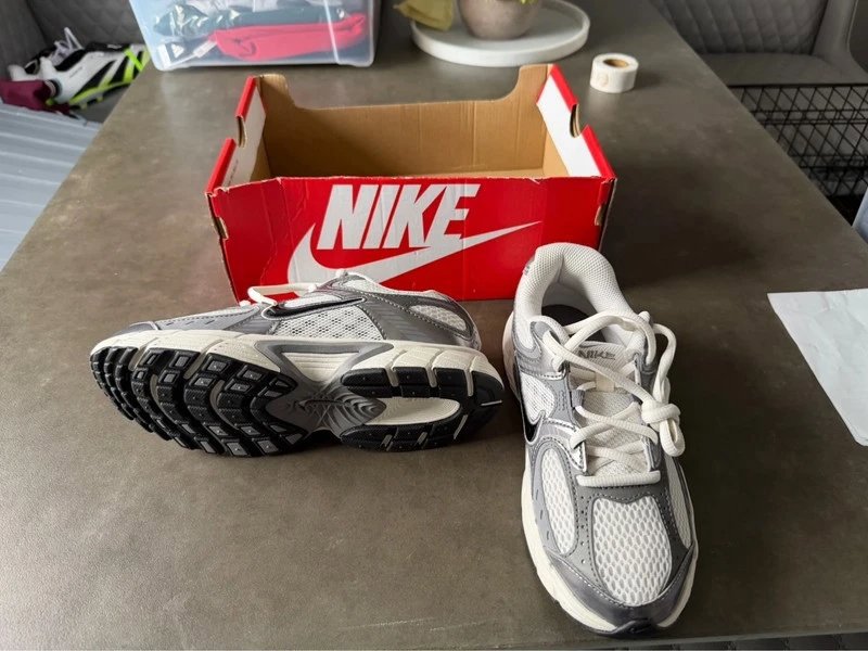 Nike V5 rnr uk 3.5, Nike, 3.5, New condition — preloved on SilentSale®