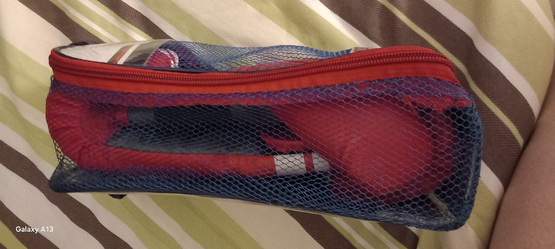 Lonsdale Junior Contender Boxing Gloves Red, Lonsdale, Junior, Excellent condition — preloved on SilentSale®