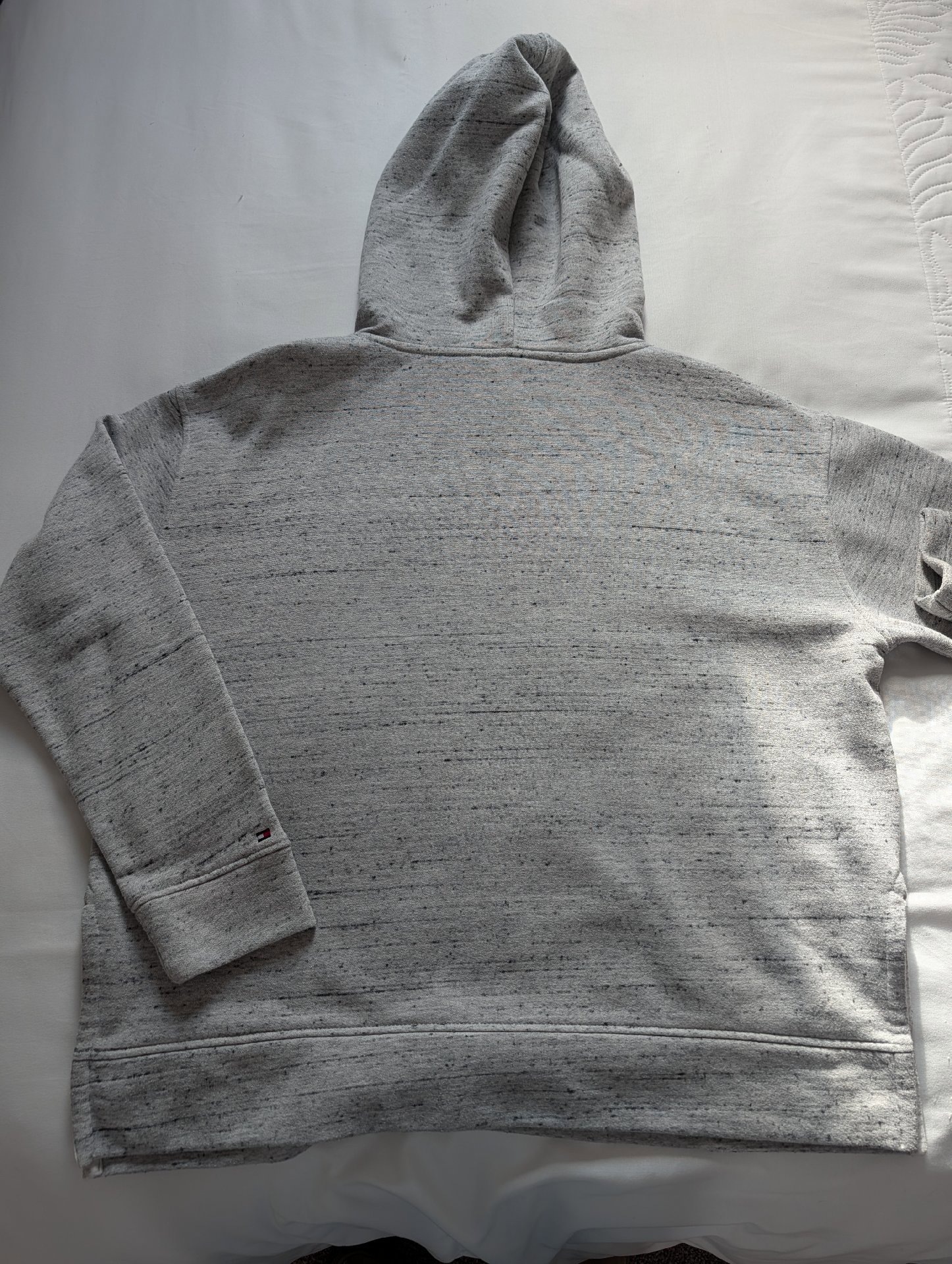 Tommy Hilfiger Hoodie XS , Tommy Hilfiger, XS, Excellent condition — preloved on SilentSale®