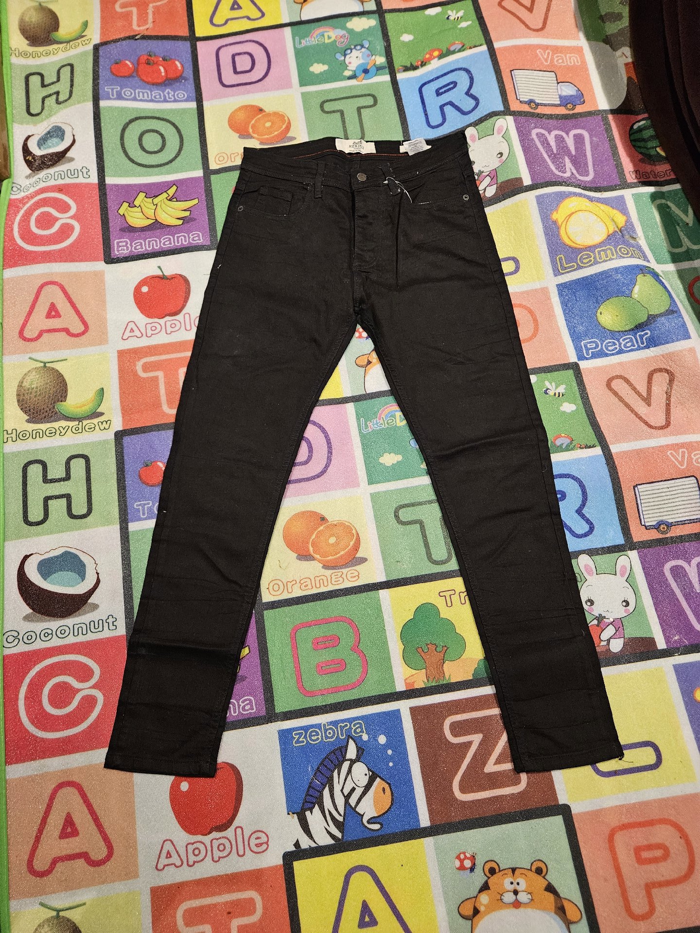 H&M Black Skinny Fit Jeans – Size 32, H&M, W28 L32, Excellent condition — preloved on SilentSale®