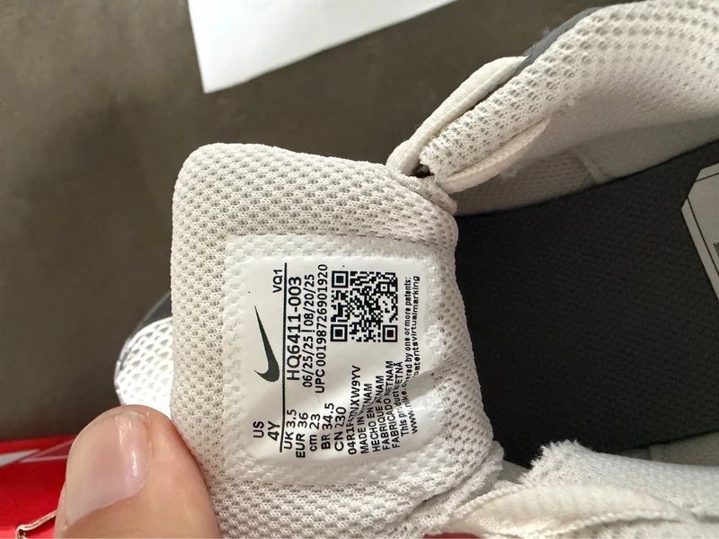Nike V5 rnr uk 3.5, Nike, 3.5, New condition — preloved on SilentSale®