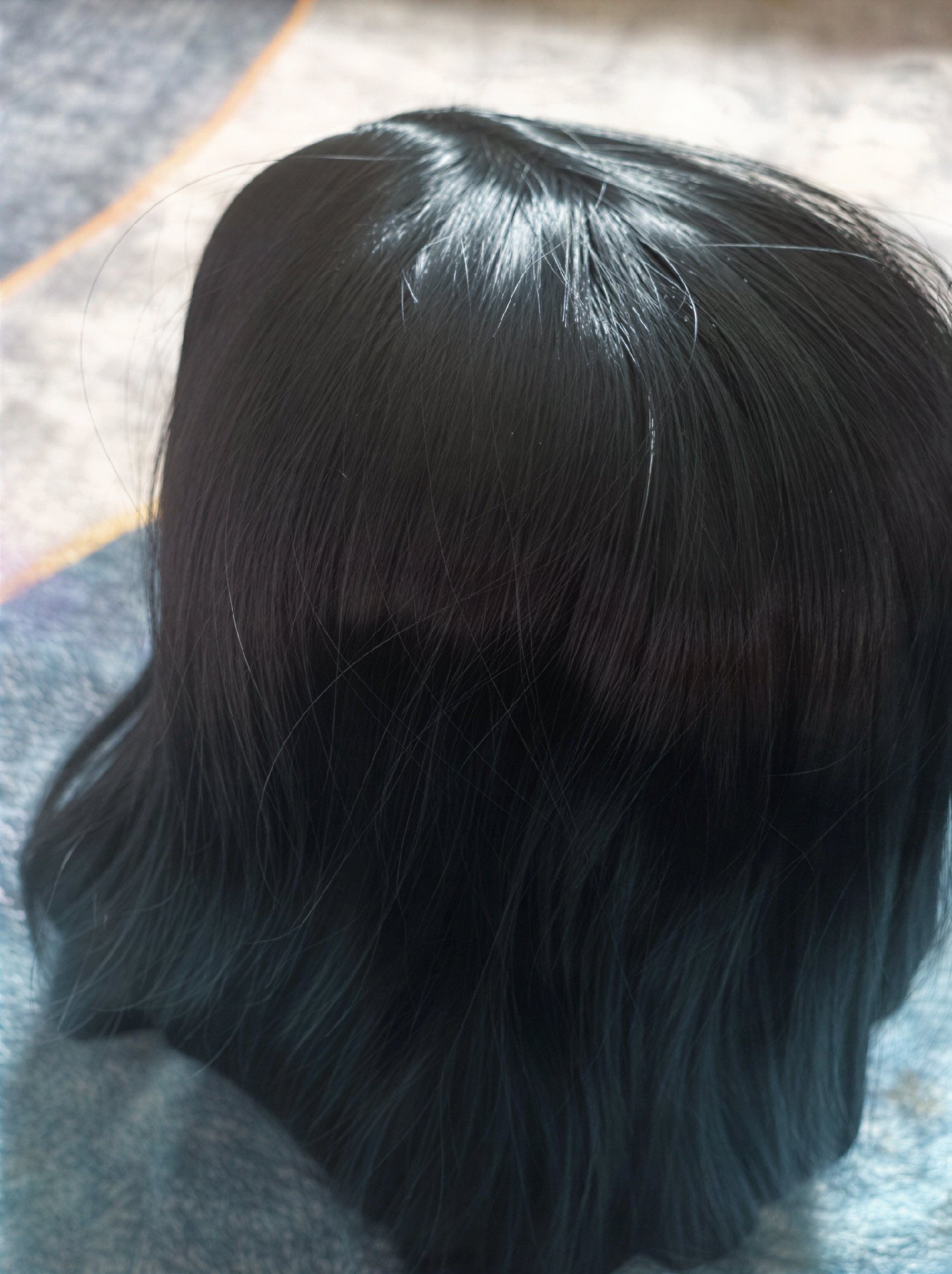 Black Straight Bob Wig with Natural Looking Part, BOB, One Size, Excellent condition — preloved on SilentSale®