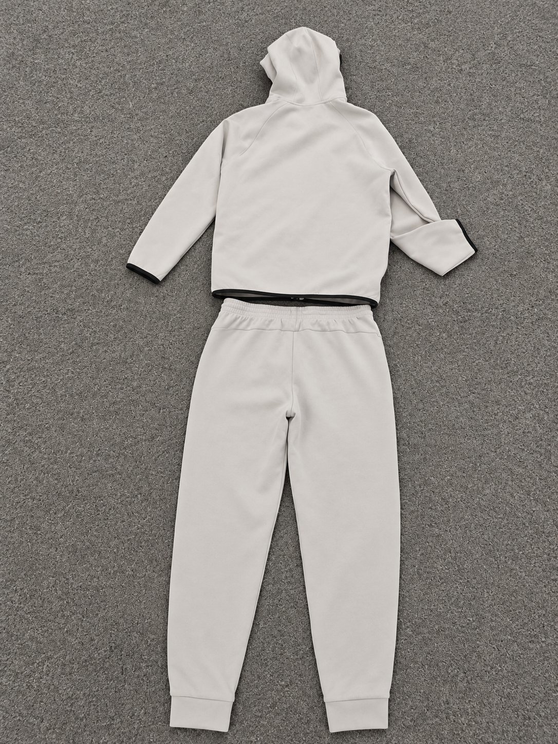 Puma Grey Hooded Tracksuit Set – Size L, Puma, L, Excellent condition — preloved on SilentSale®