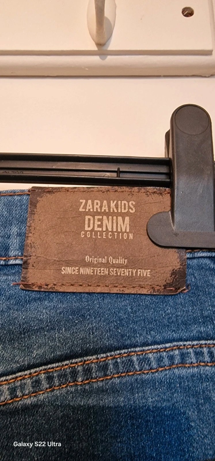 Girls jeans, Zara, 14 years / 164 cm, Like New condition — preloved on SilentSale®