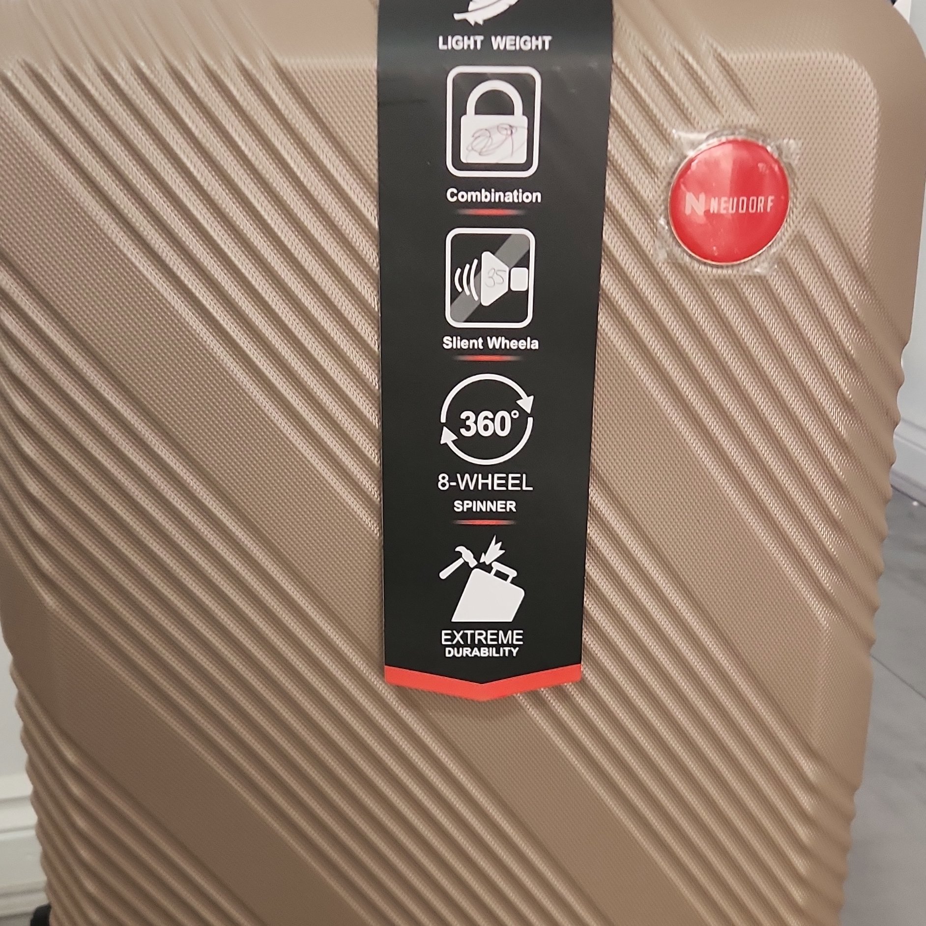 Neudorf Lightweight Hard Shell Spinner Suitcase, Neudorf, One Size, Excellent condition — preloved on SilentSale®