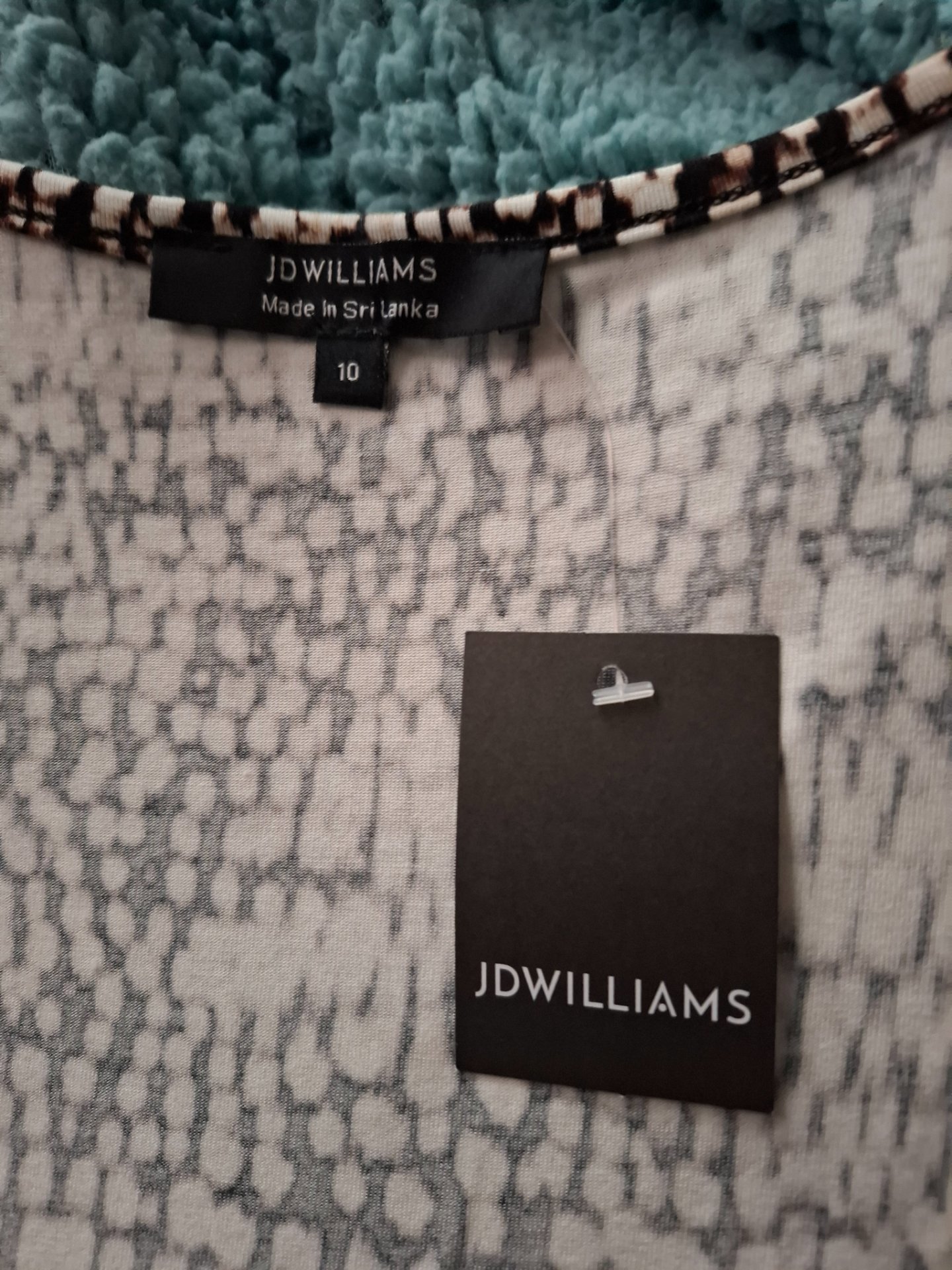 JD Williams Black Patterned V-Neck Bodycon Dress – UK 10, JD Williams, 10, New condition — preloved on SilentSale®