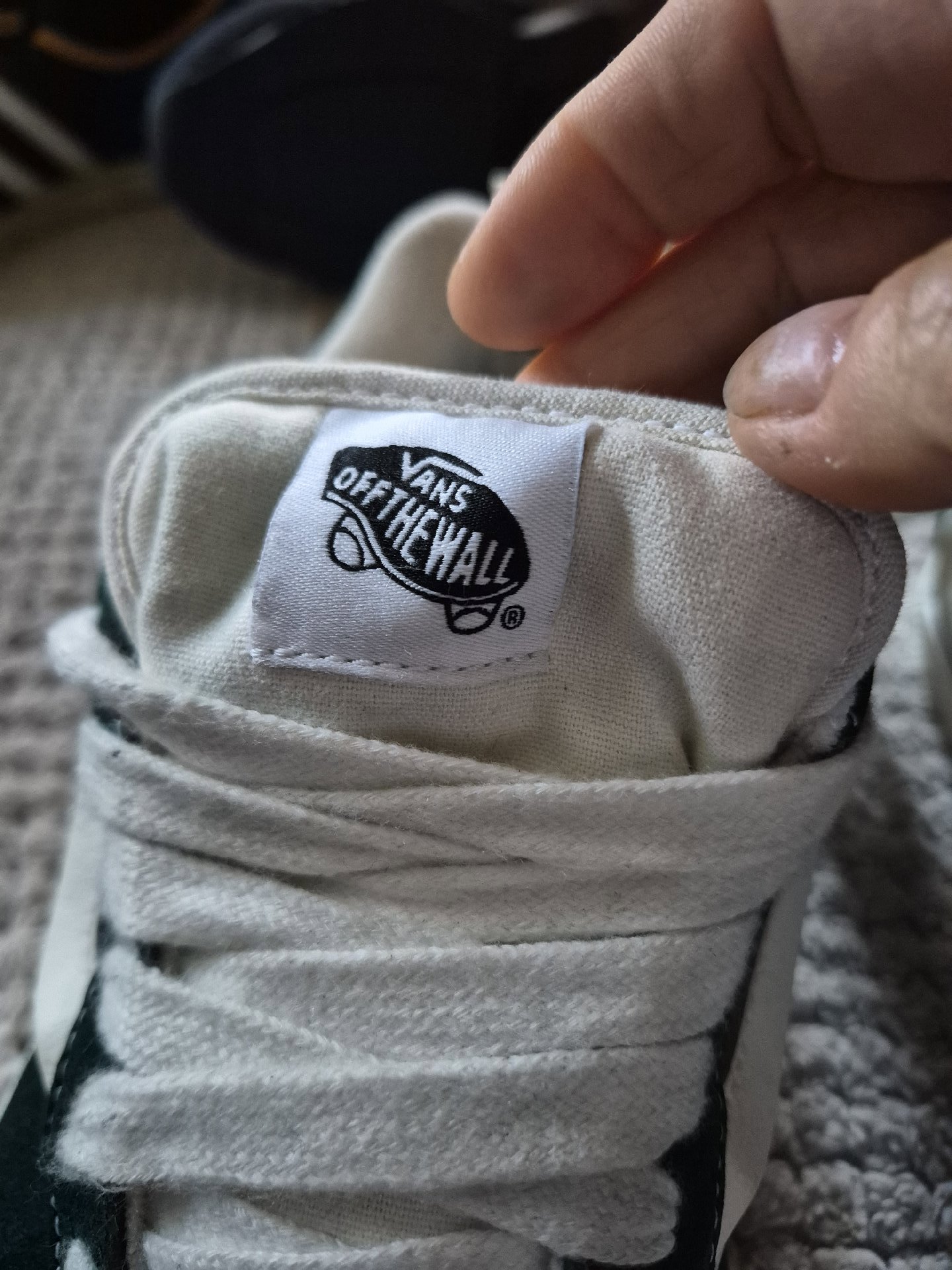 HeiQ Green and White Water-Repellent Trainers UK 8.5, HeiQ, 8.5, New condition — preloved on SilentSale®