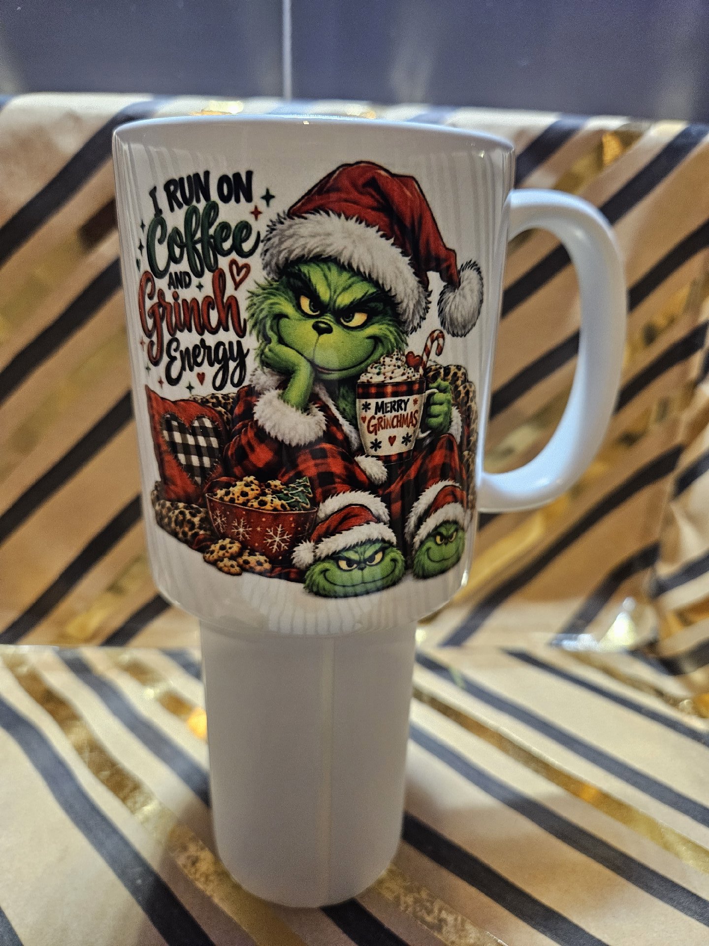 Grinch Christmas Travel Mug with Lid, Unbranded, One Size, New condition — preloved on SilentSale®