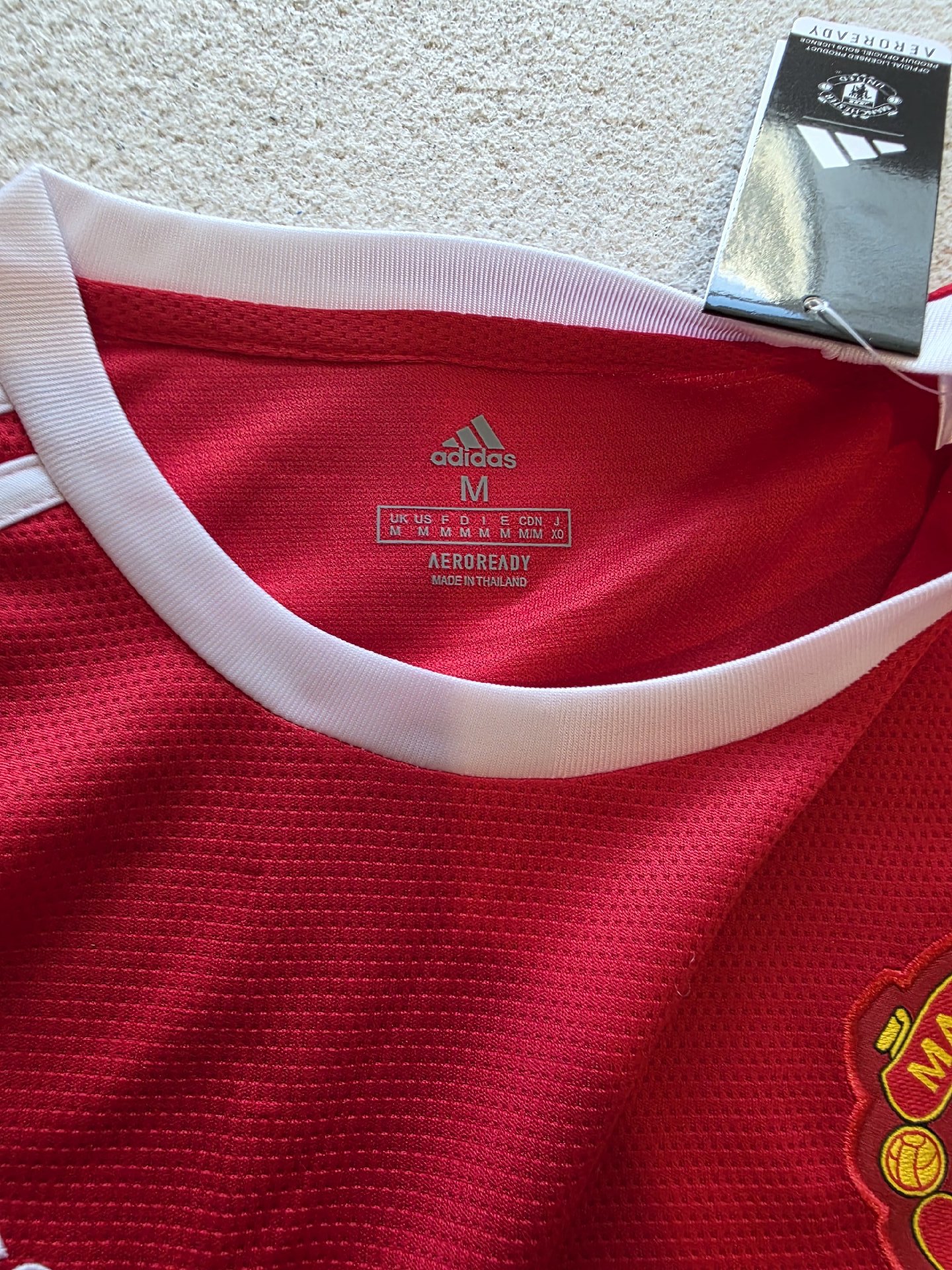 Adidas Manchester United Red Long Sleeve Football Shirt – M, Adidas, M, New condition — preloved on SilentSale®