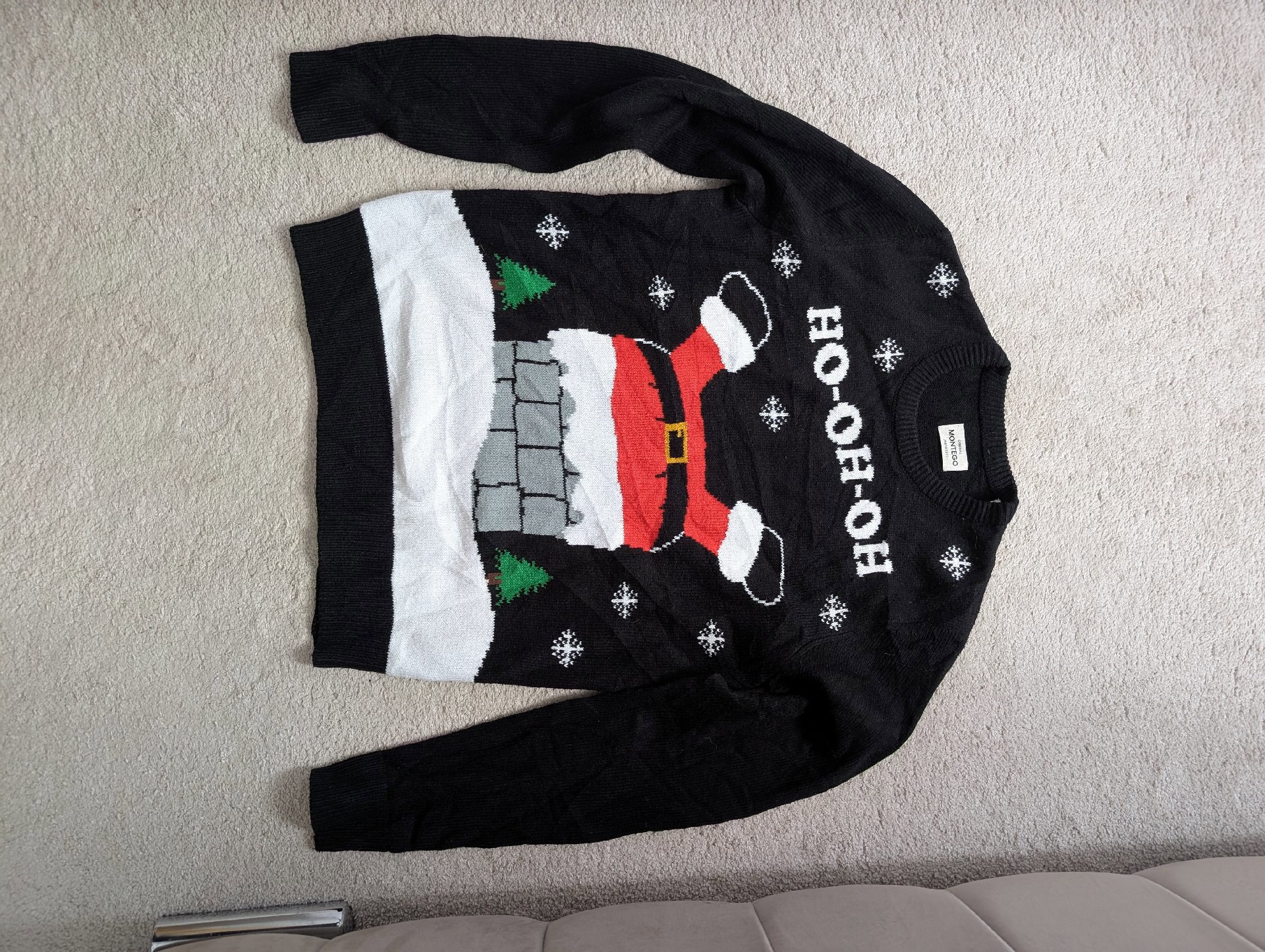 Montego Black Christmas Jumper with Santa Design, Montego, 60 cm, Excellent condition — preloved on SilentSale®