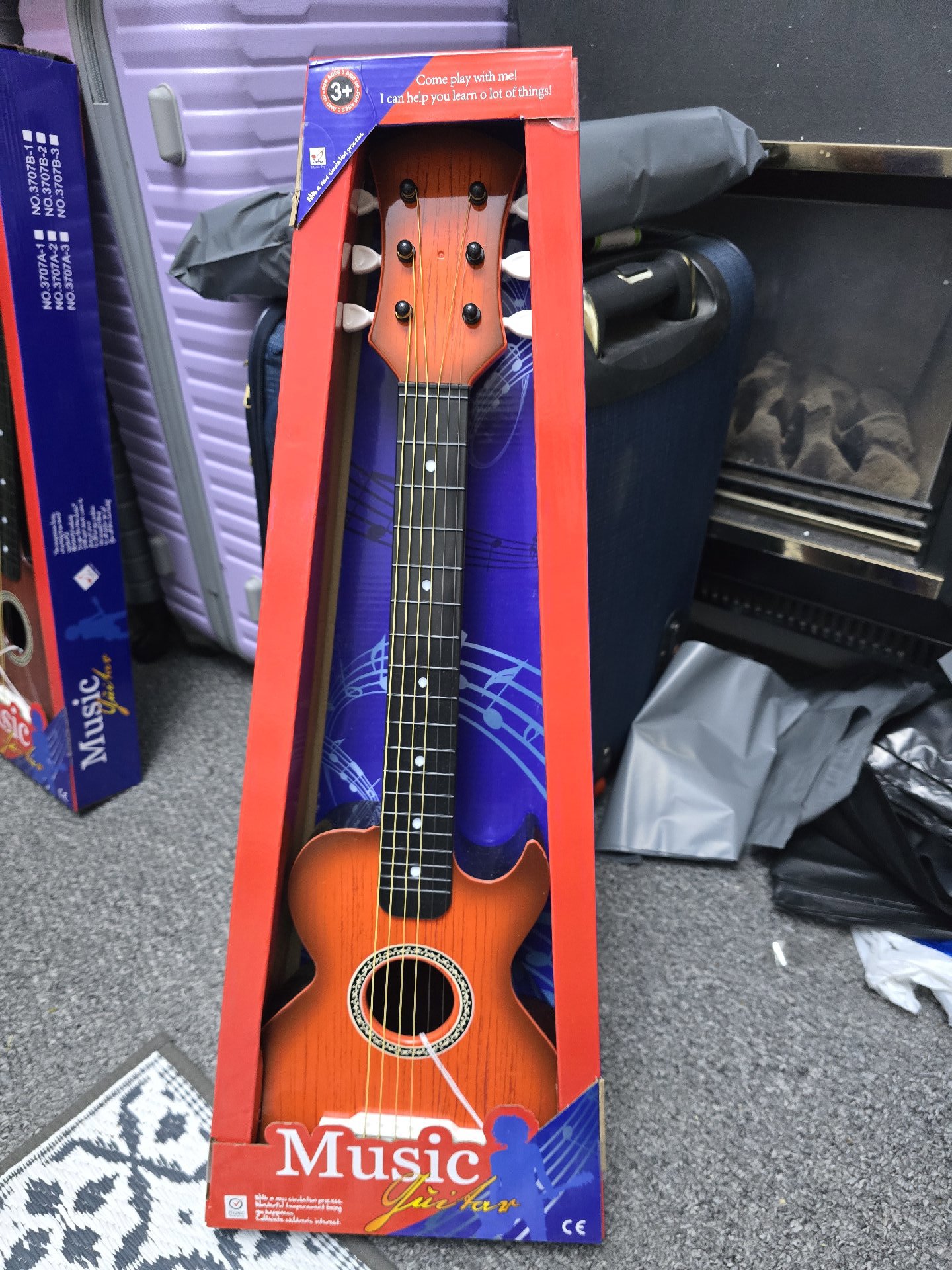 Children's Toy Acoustic Guitar in Box, Unbranded, One Size, New condition — preloved on SilentSale®